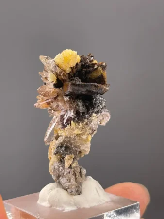 mineral review n175 scaled