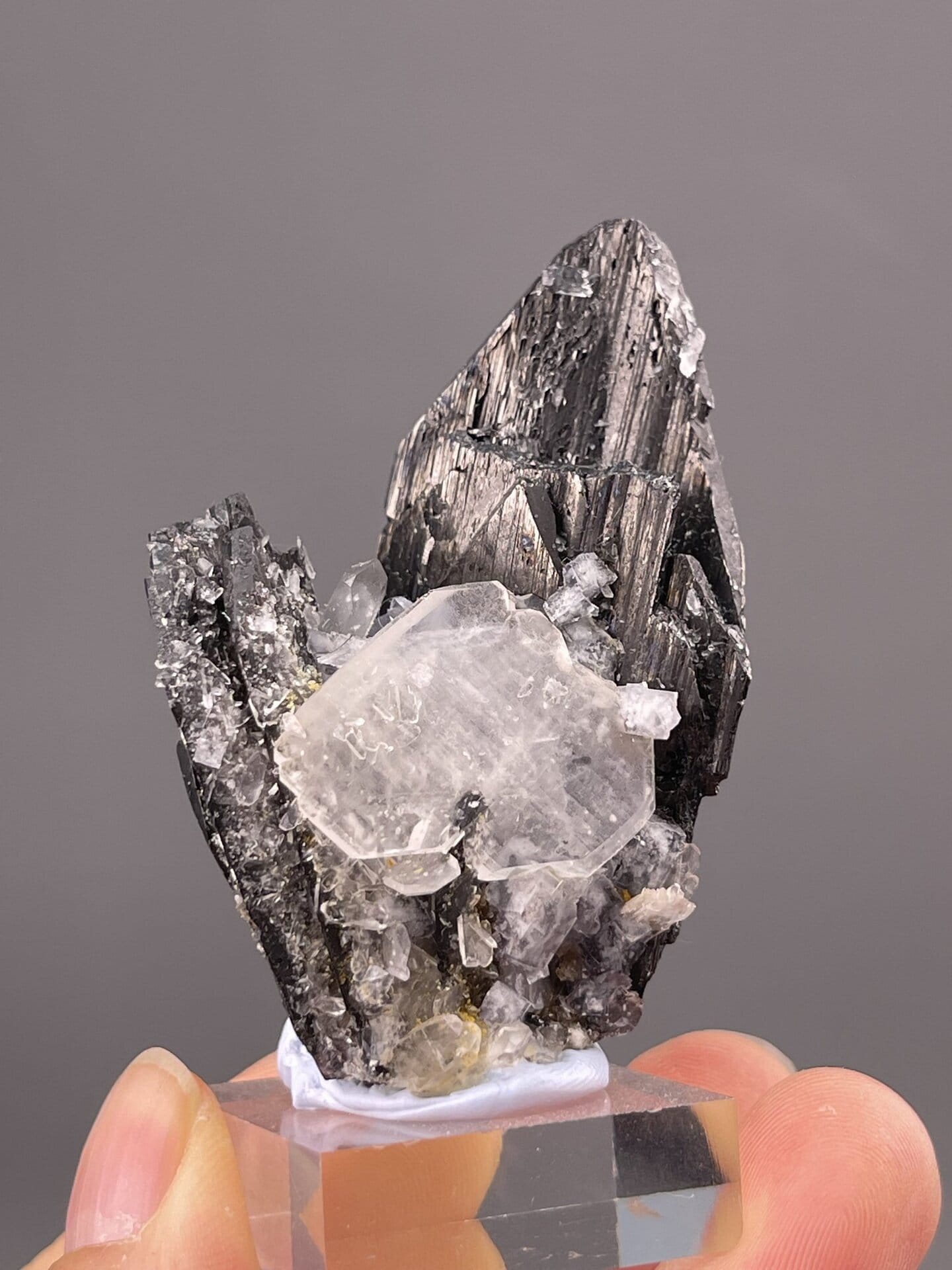 Angled view of Yaogangxian cassiterite on barite matrix