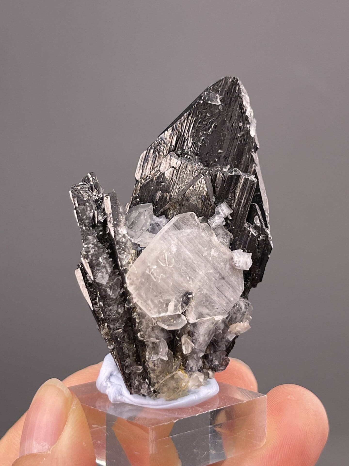 Cassiterite on barite from Yaogangxian Mine Chenzhou Hunan, SKU 1079