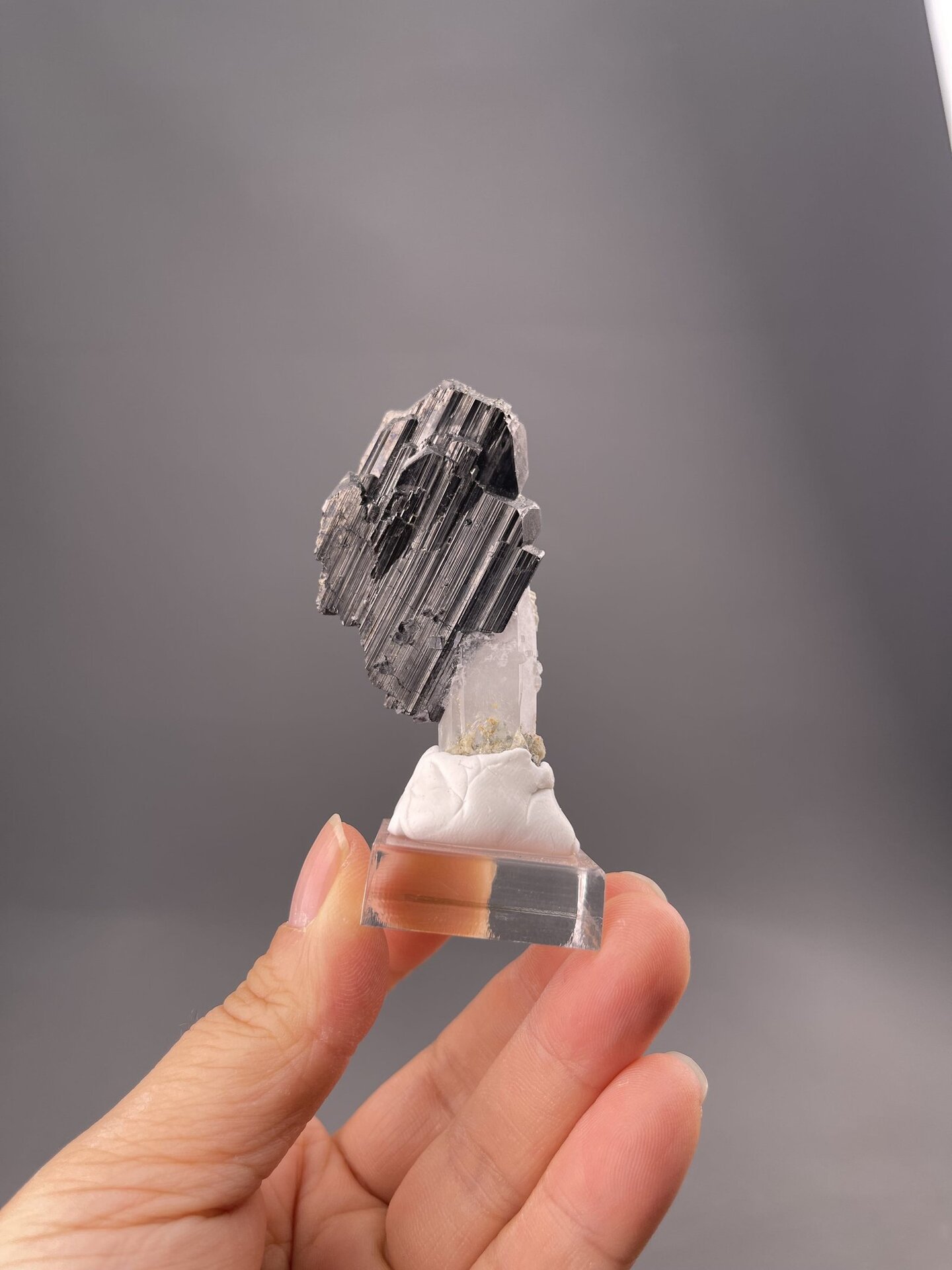 Black columnar cassiterite crystal with striations, Yaogangxian Mine, Hunan