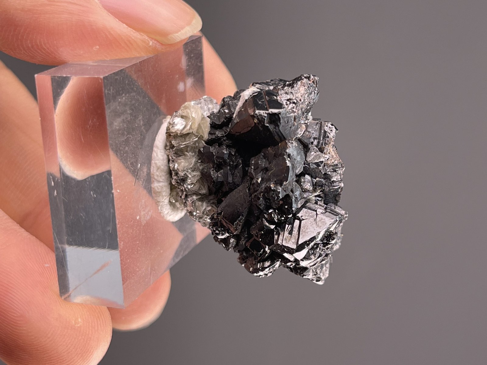 Side view of octahedral cassiterite showing crystal symmetry
