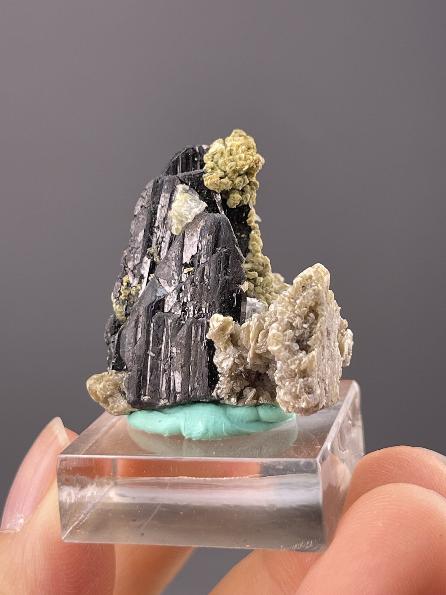 Side view of cassiterite showing prismatic crystal form