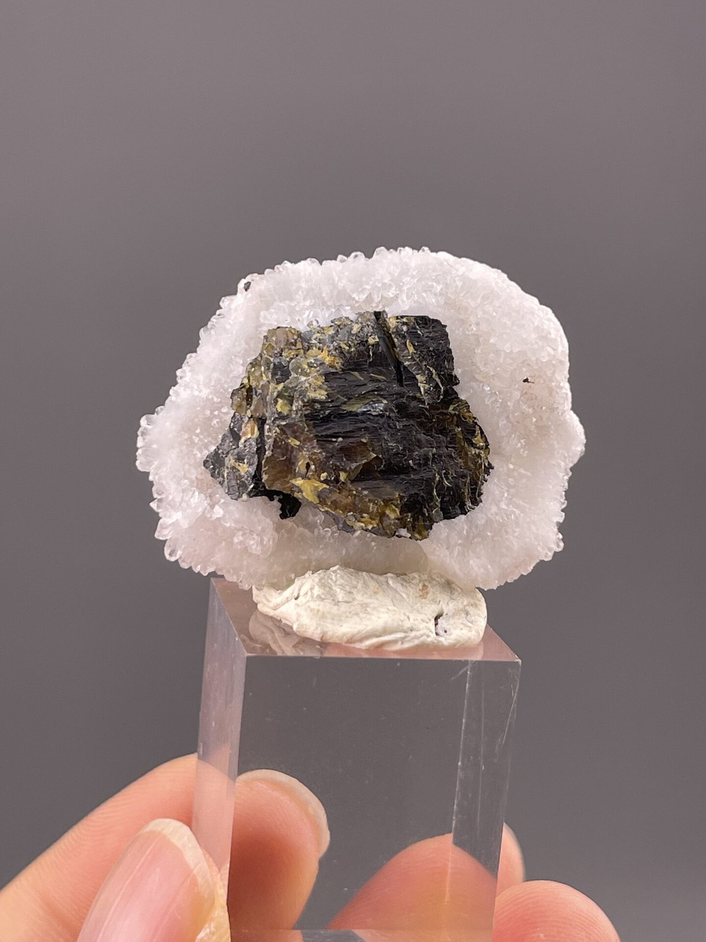 Top view of sphalerite showing druzy surface pattern