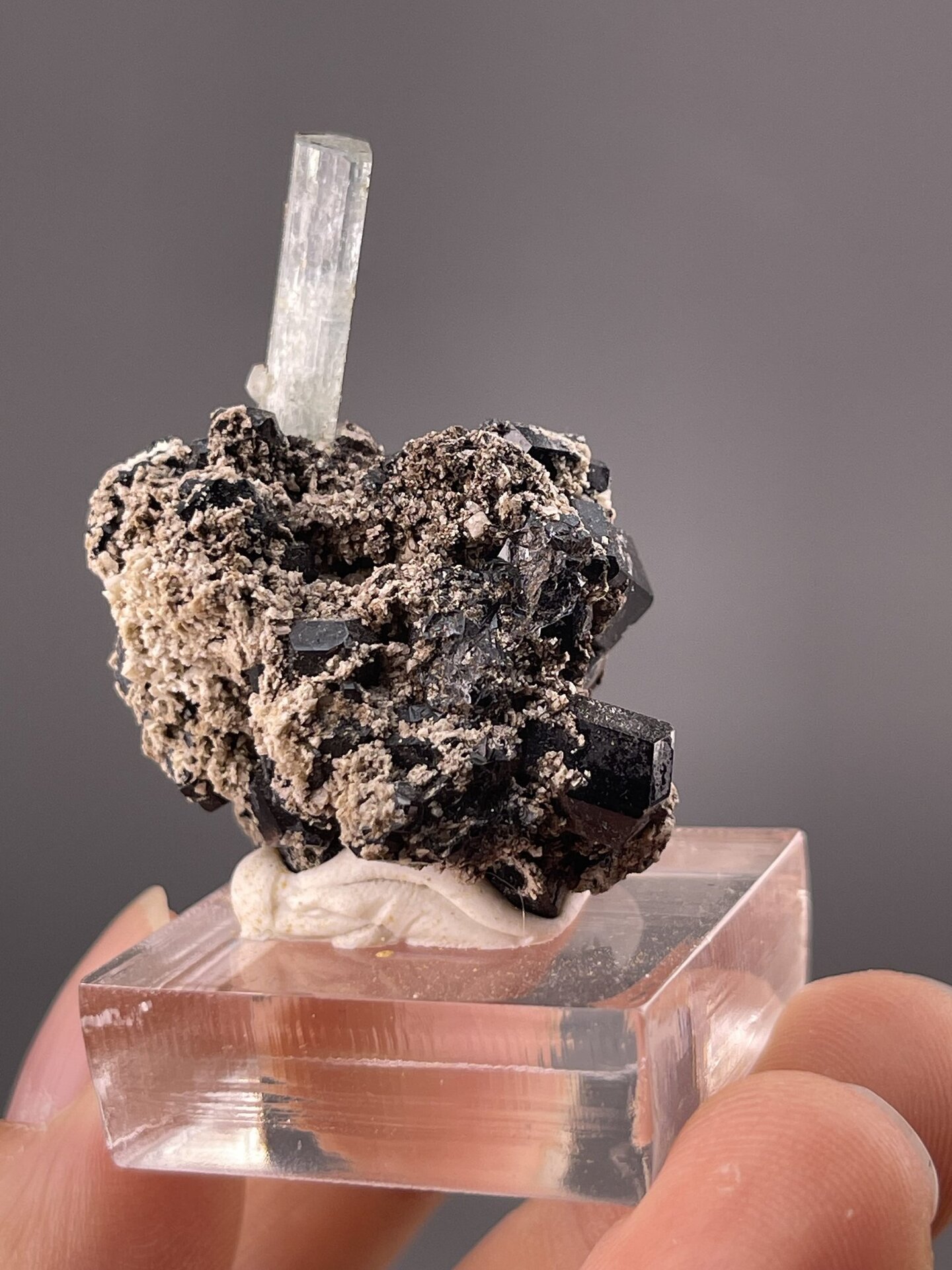 Front view of aquamarine specimen, 13×9×15 mm, Erongo Mountains