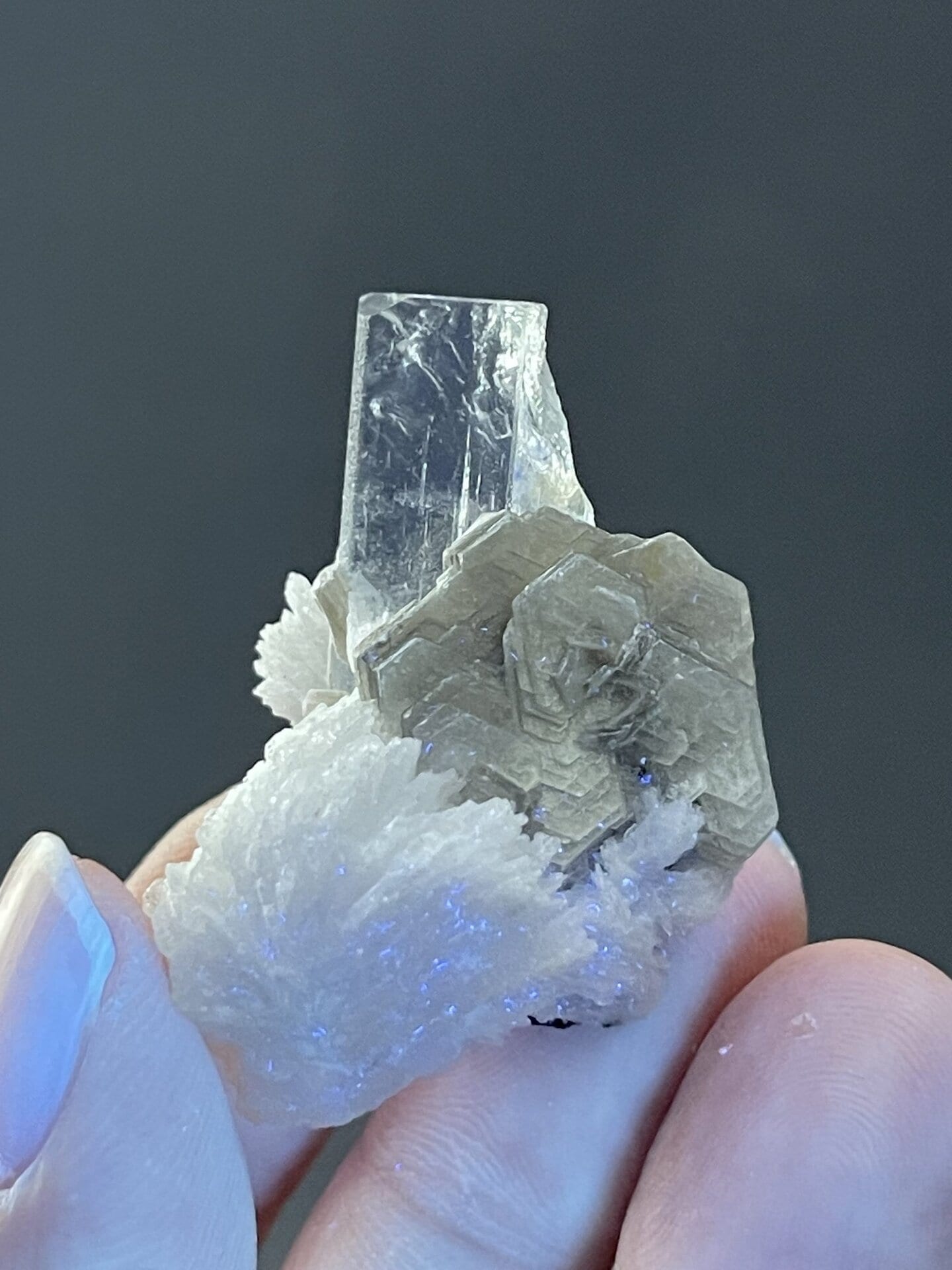 Prismatic aquamarine beryl showing blue colour, Xuebaoding, 0.5 g