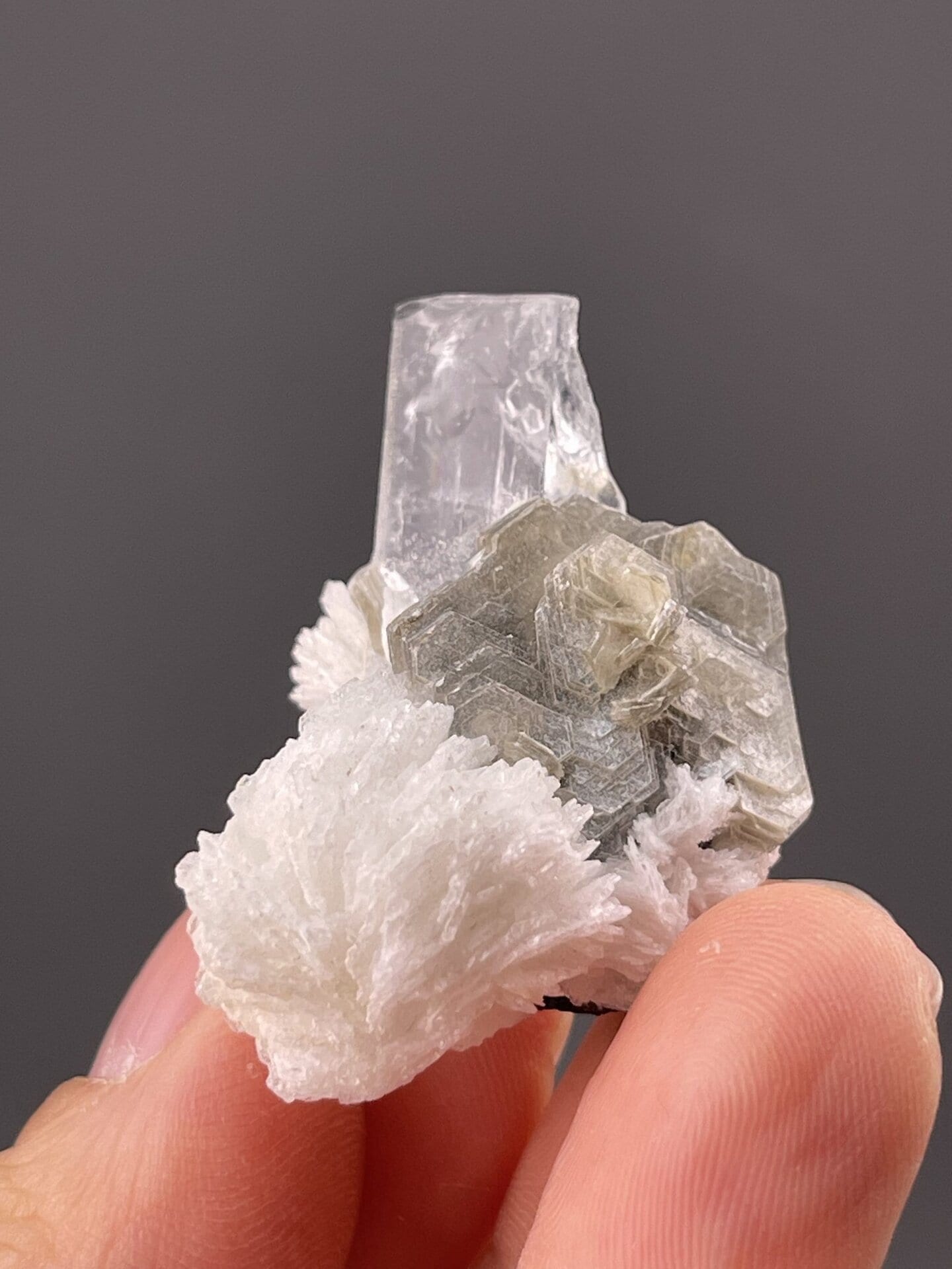 Angled view of Xuebaoding aquamarine highlighting exceptional clarity