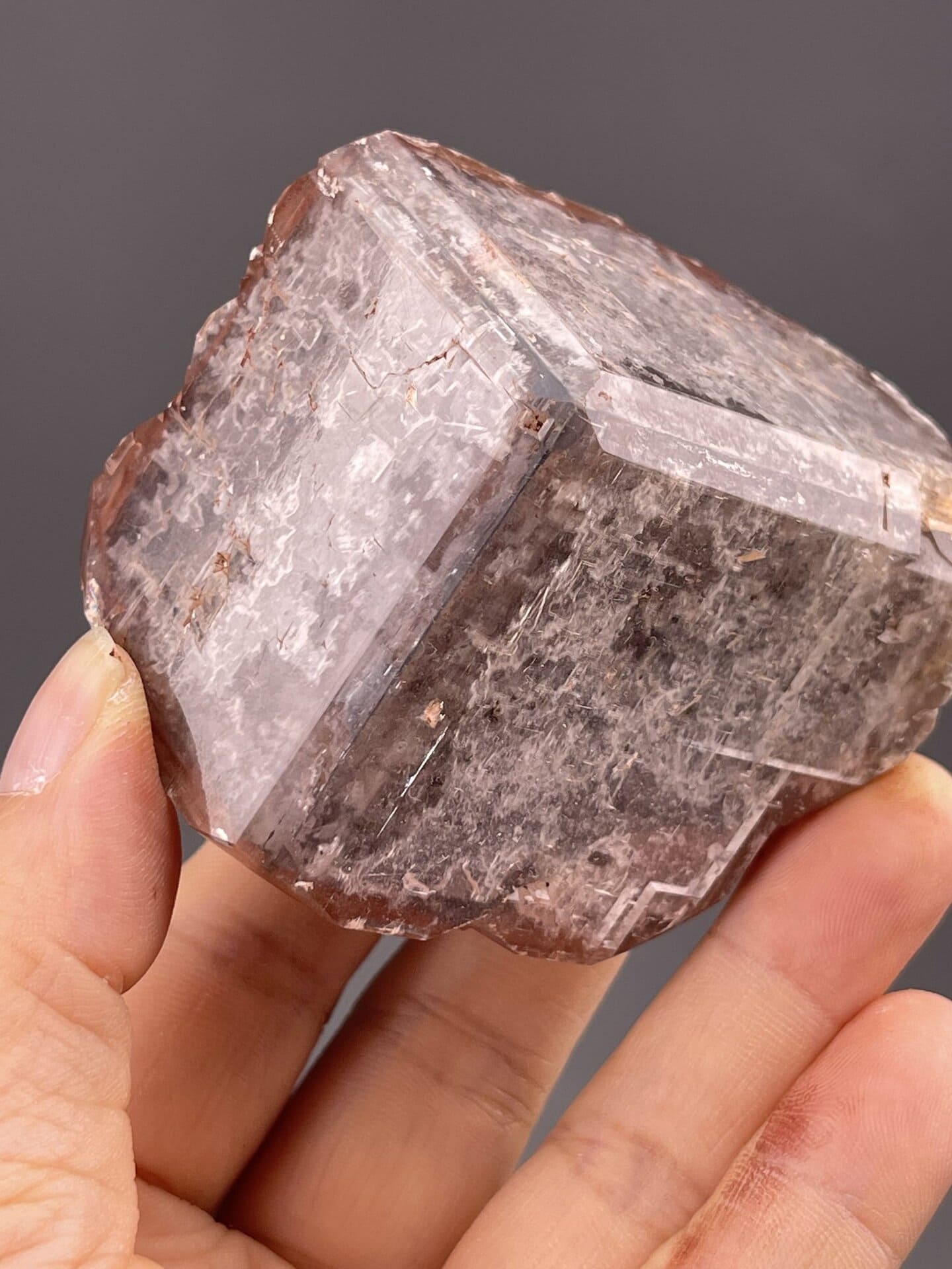 Top view of calcite cluster showing prismatic geometry