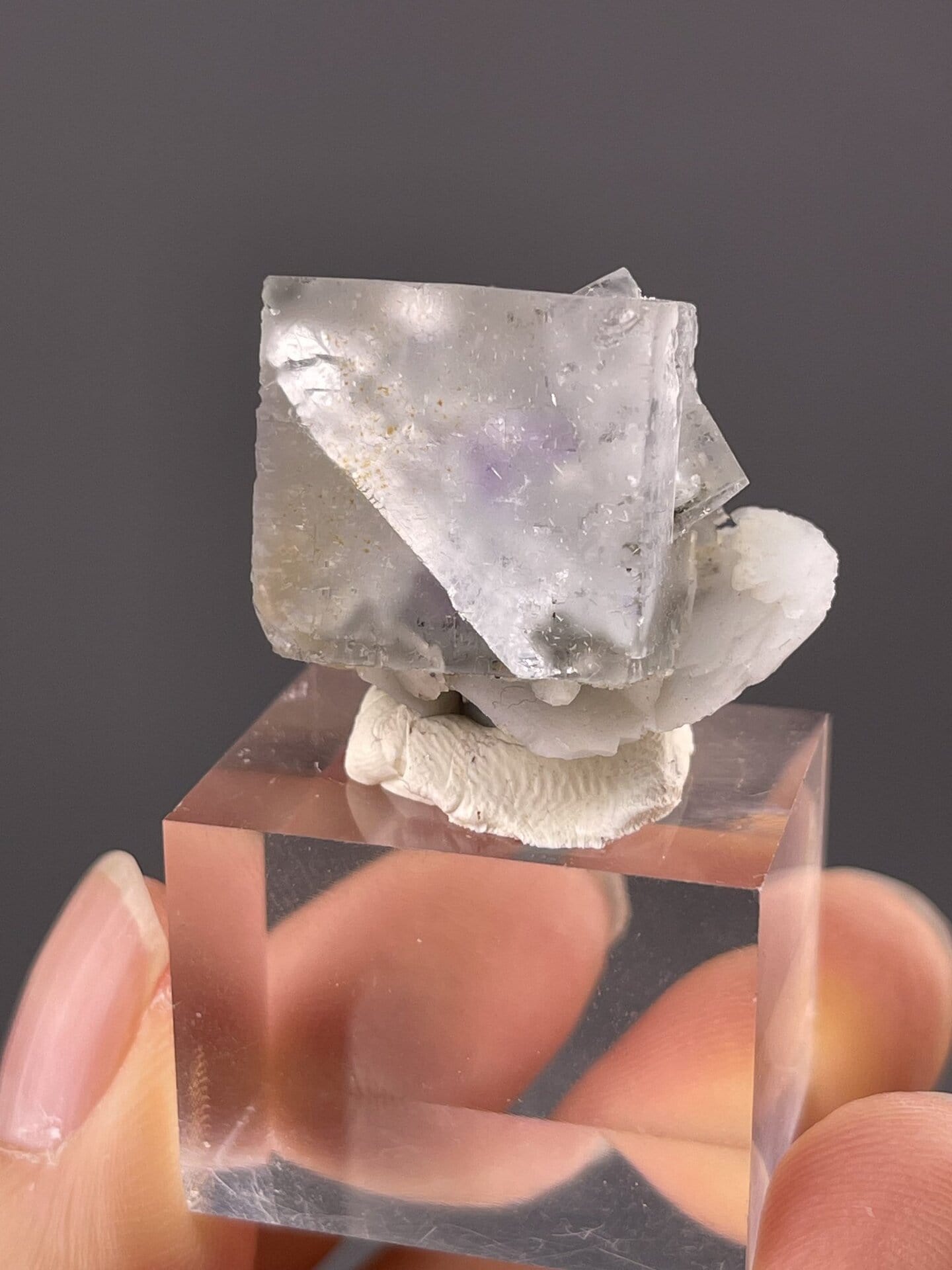 Front view of colorless fluorite, 11×6×7 mm, Yaogangxian Mine