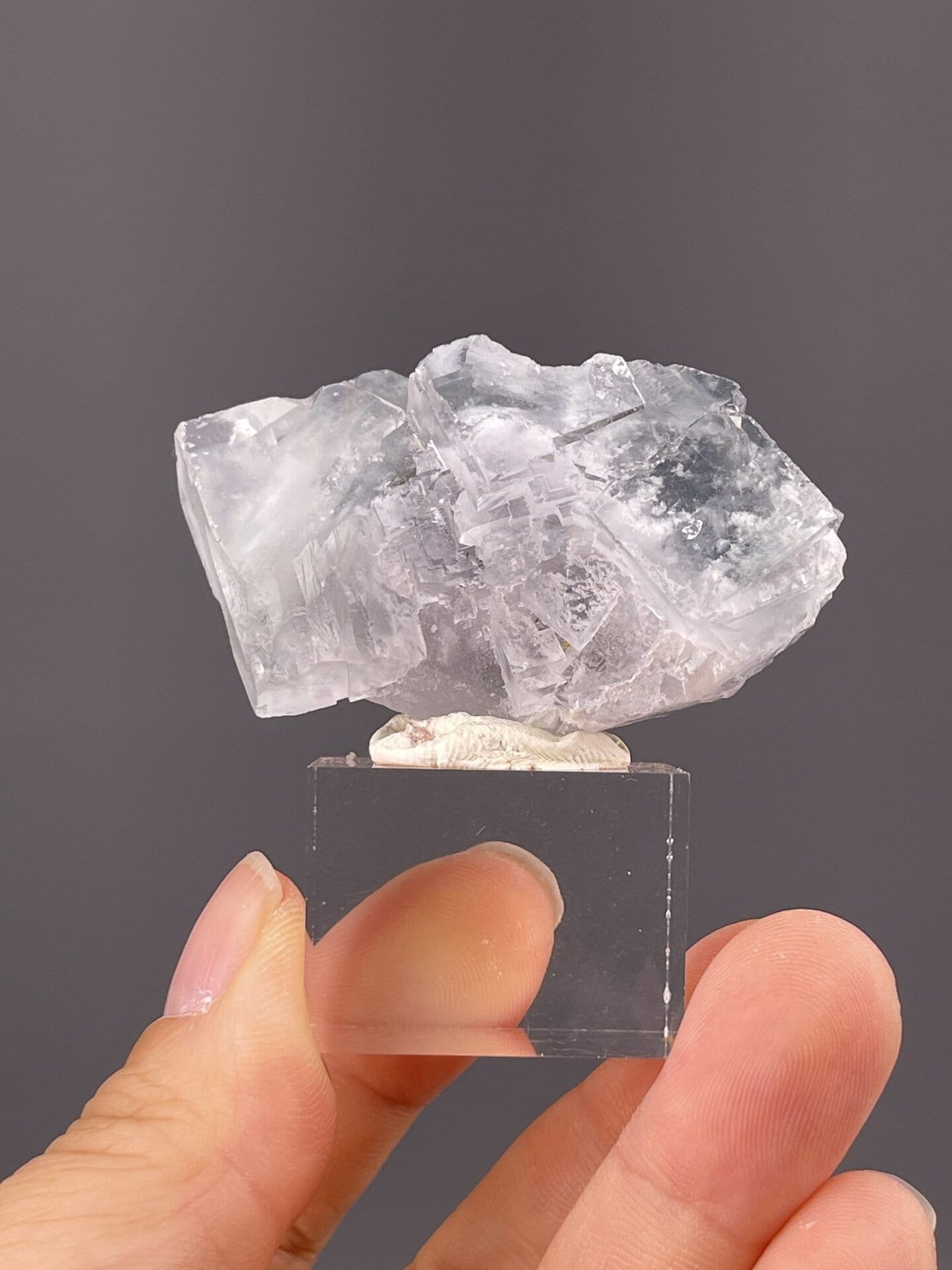 CaF₂ isometric fluorite, Mohs 4, twinned, Xianghualing Mine Hunan