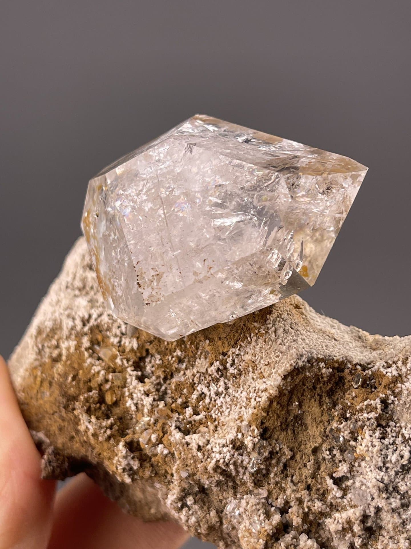 Colorless prismatic quartz with natural terminations at both ends, 6.5 g