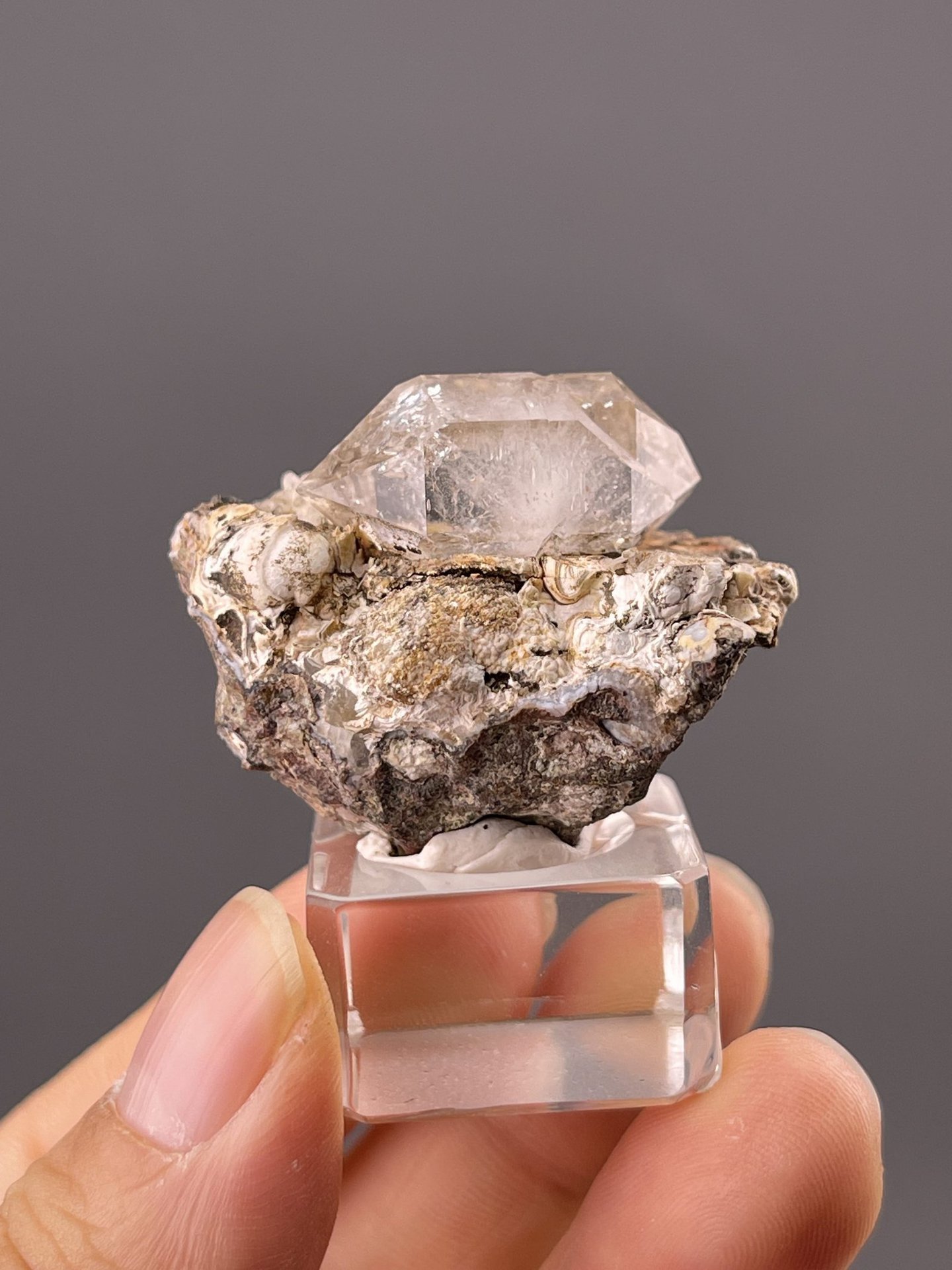 Front view of Daocheng quartz crystal, 15×13×12 mm, excellent clarity