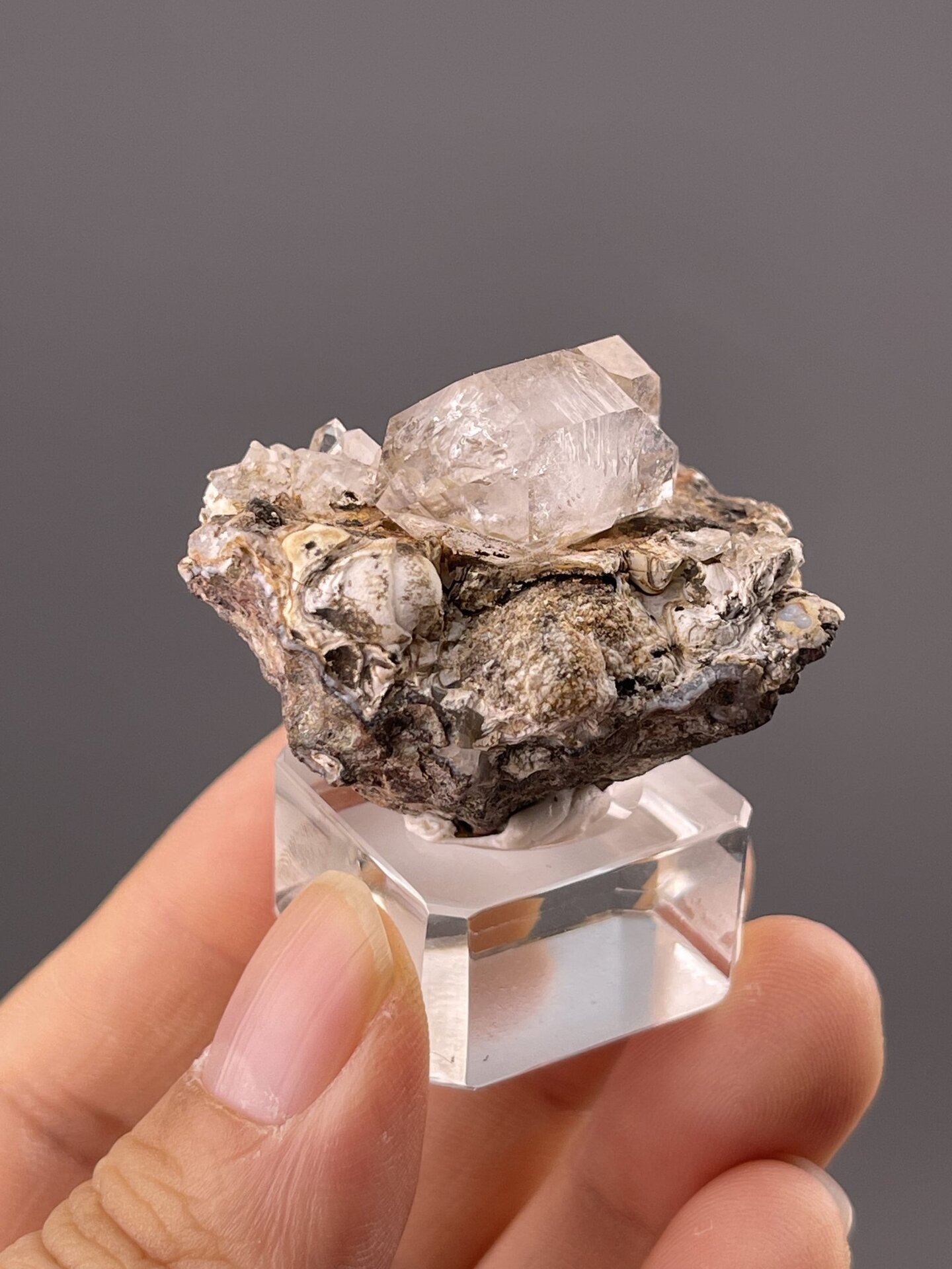 SiO₂ trigonal quartz crystal from Sichuan Province China, Mohs 7