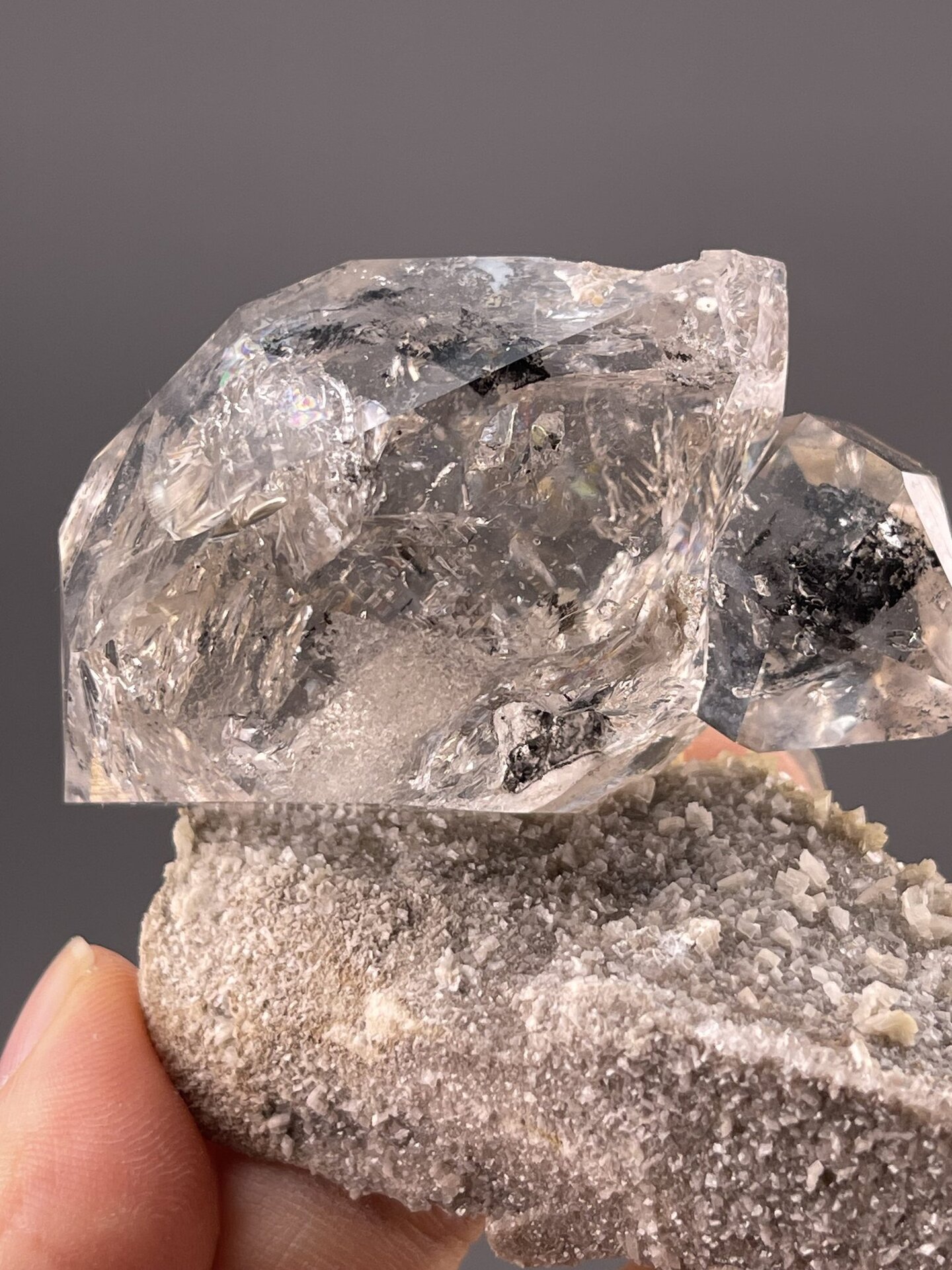 Front view of Daocheng quartz crystal, 33×14×22 mm, high clarity