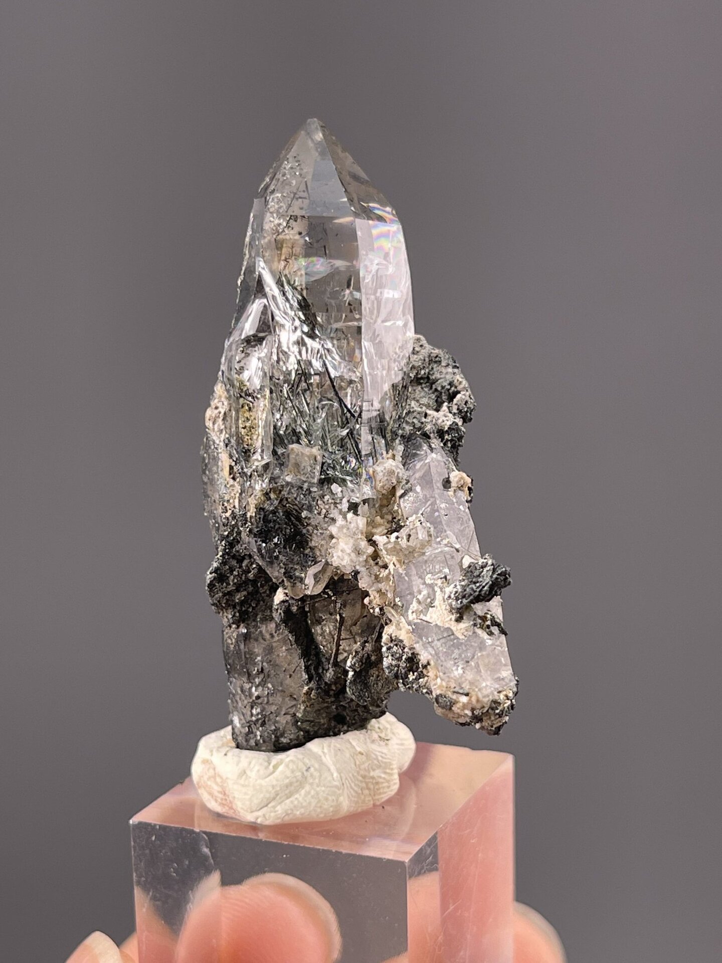 Close-up of quartz faces showing water-clear transparency