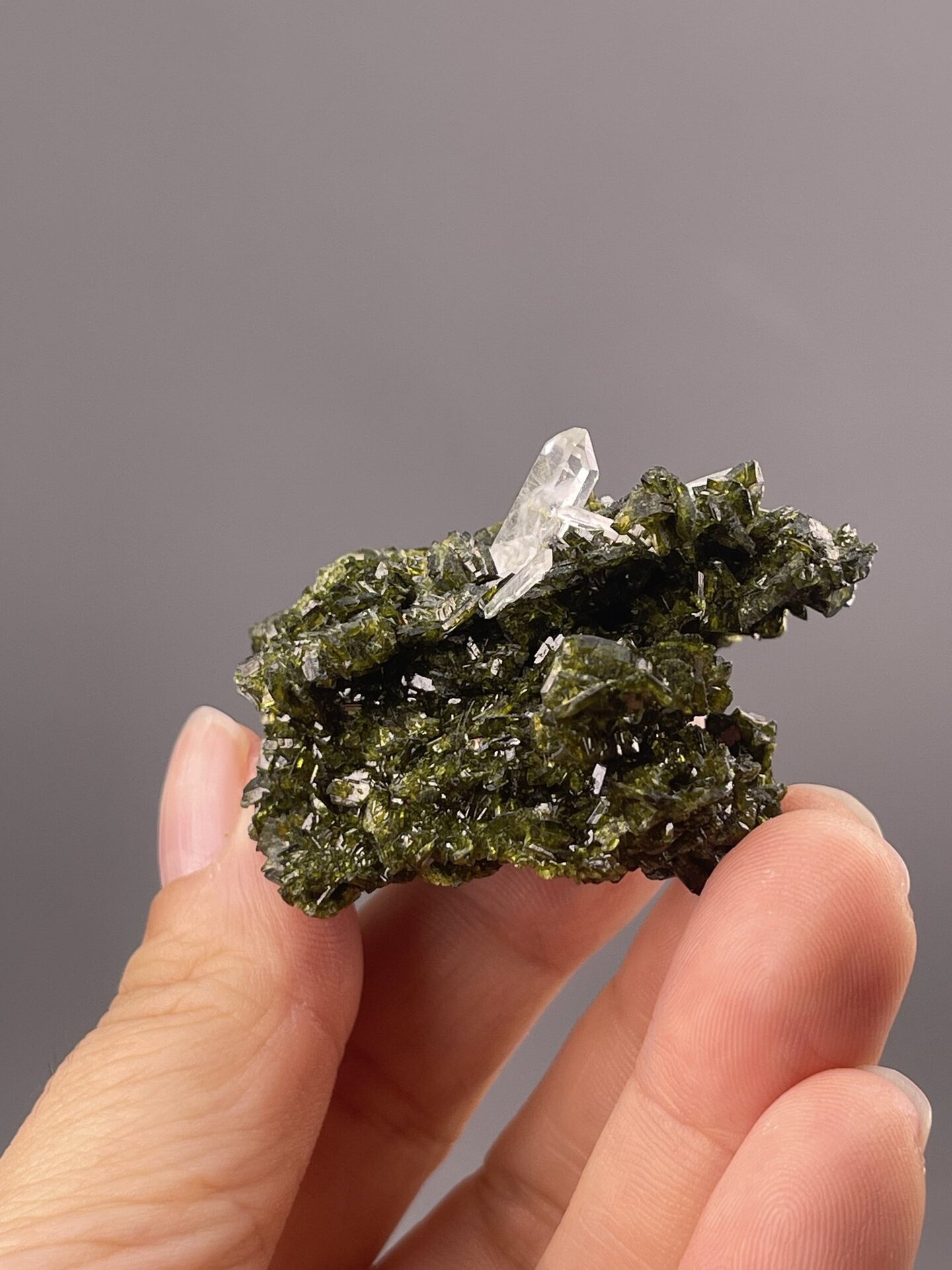Prismatic Quartz Crystal from Maoniuping, Sichuan, China – reverse side