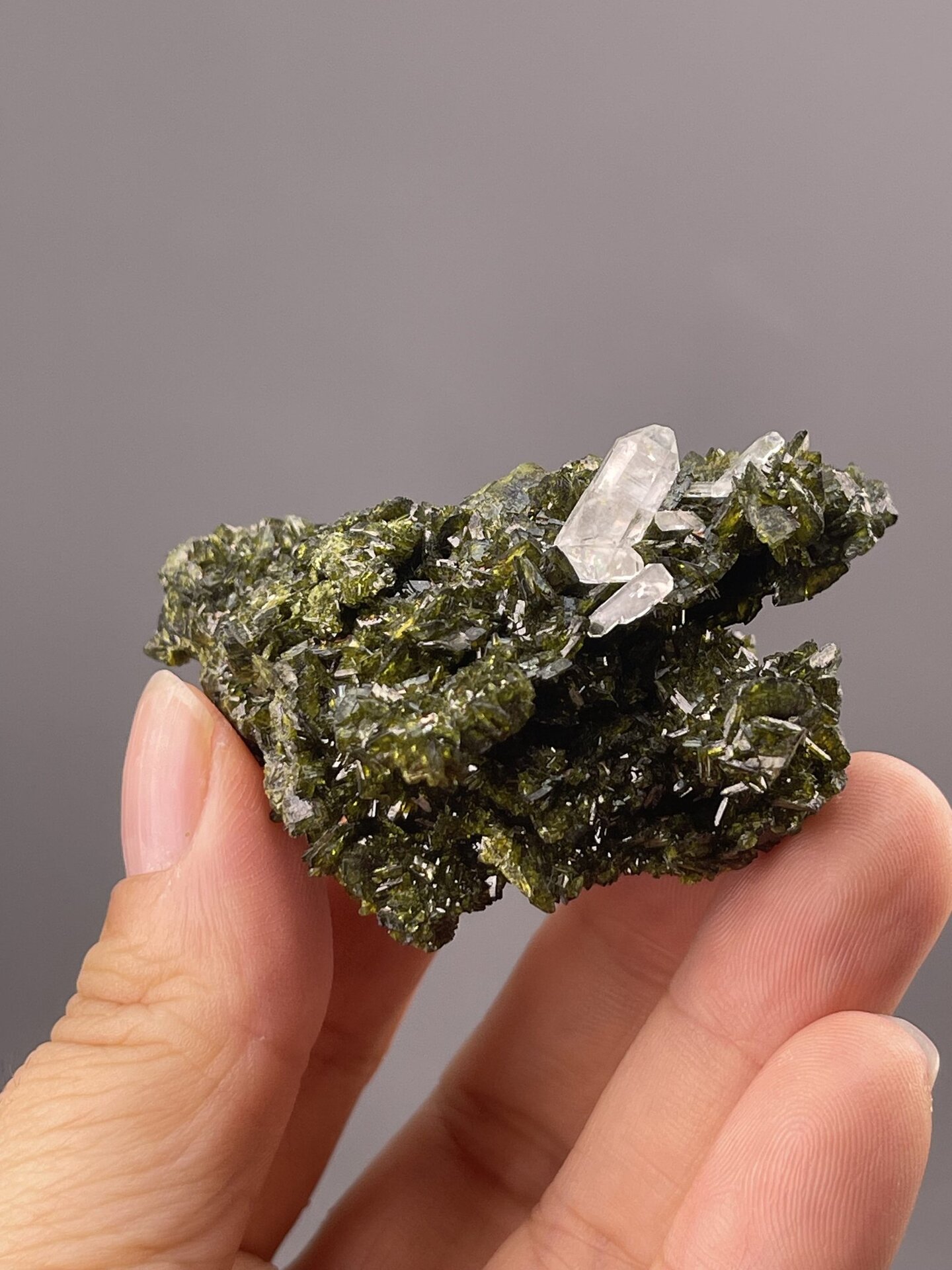 Prismatic Quartz Crystal from Maoniuping, Sichuan, China – crystal termination detail