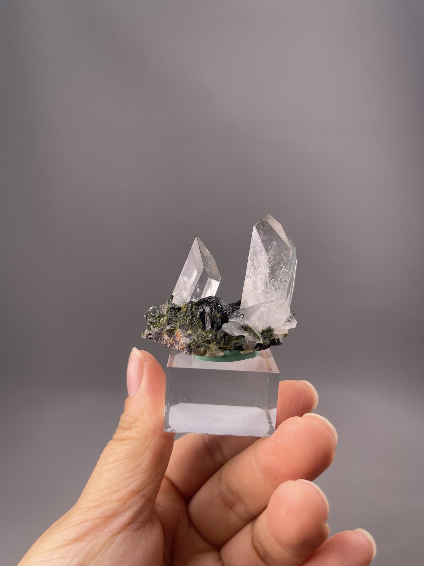 Quartz mineral specimen from Maoniuping, Sichuan