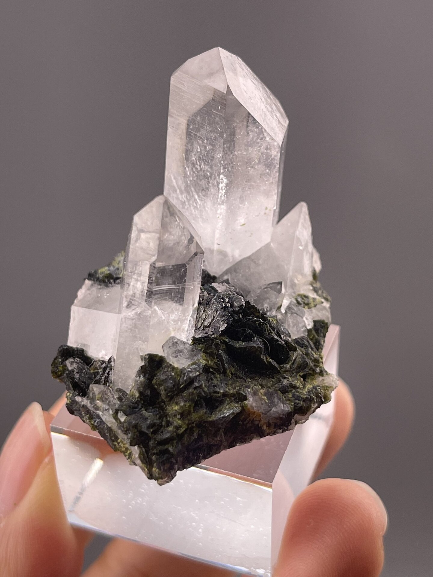 Quartz Crystals from Maoniuping, Sichuan – full specimen against white background