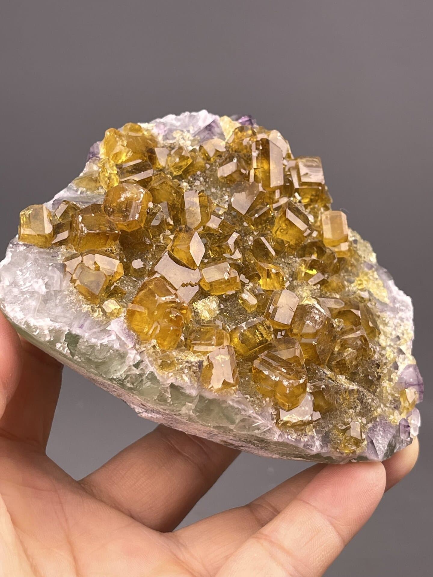 Orthorhombic barite crystals showing tabular habit, Dexing Mine, Jiangxi