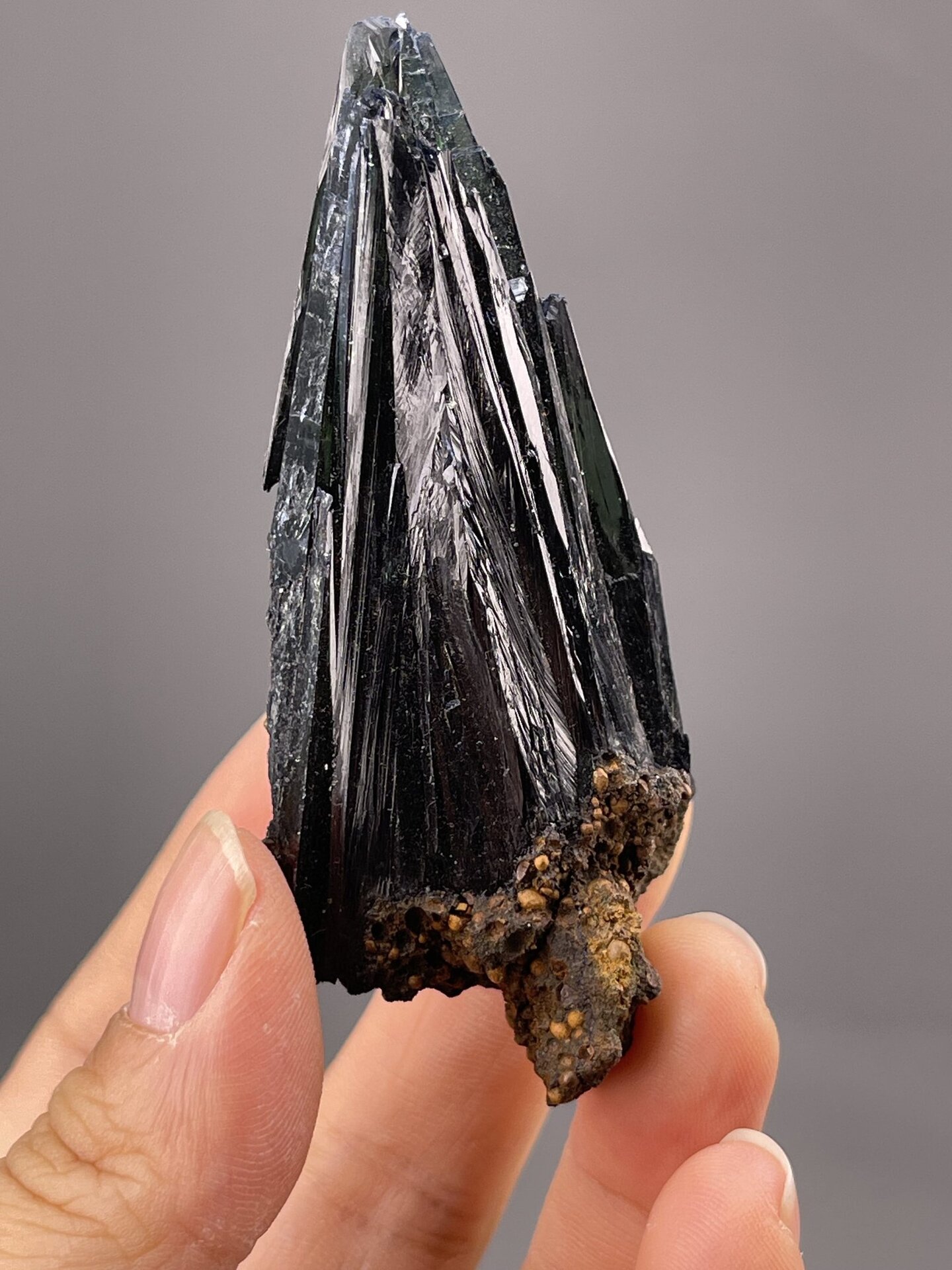Top view of hematite specimen showing crystal arrangement