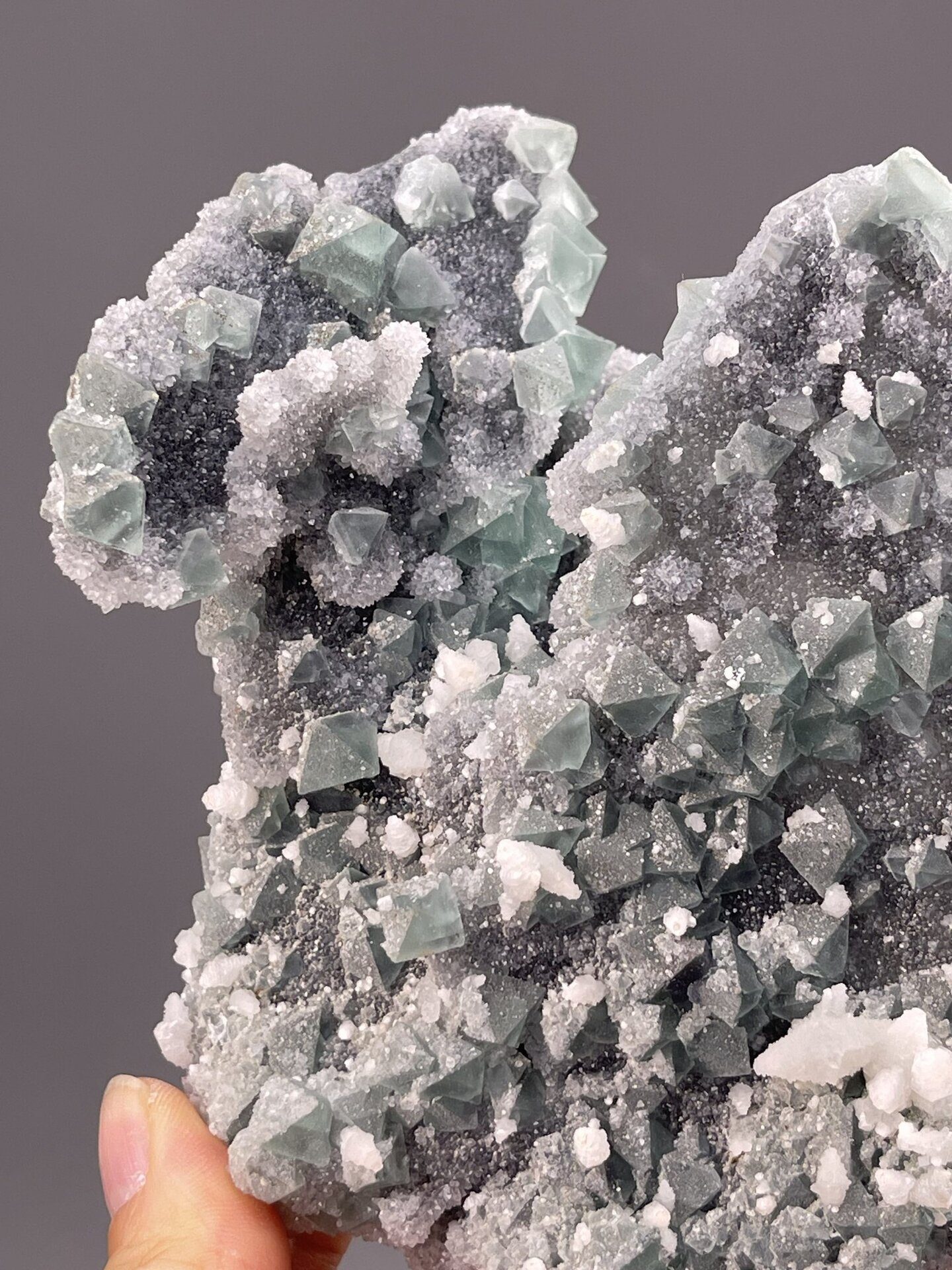 CaF₂ isometric fluorite, Mohs 4, green zoned, Fujian Province