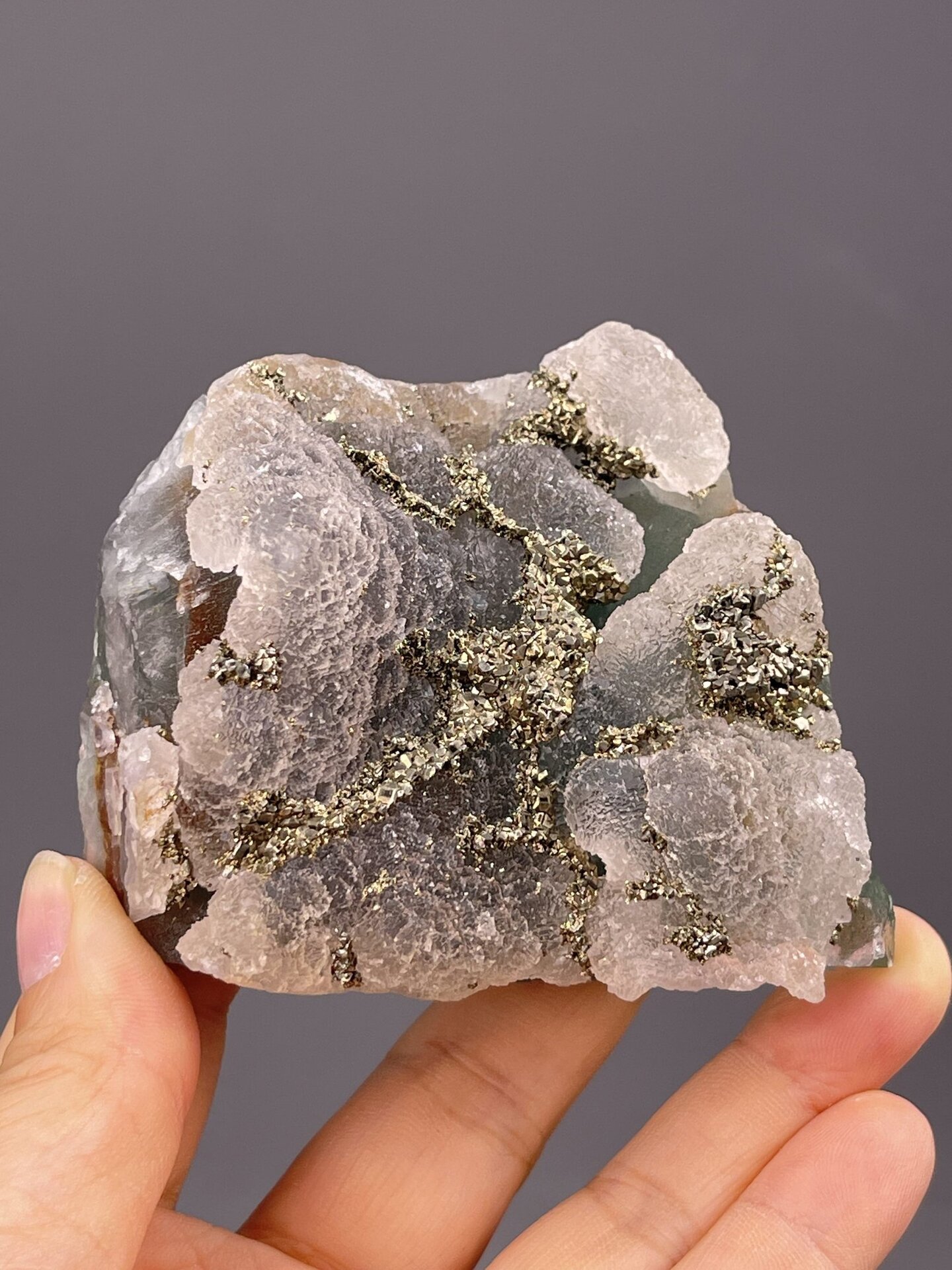 Close-up of green fluorite showing subtle colour banding