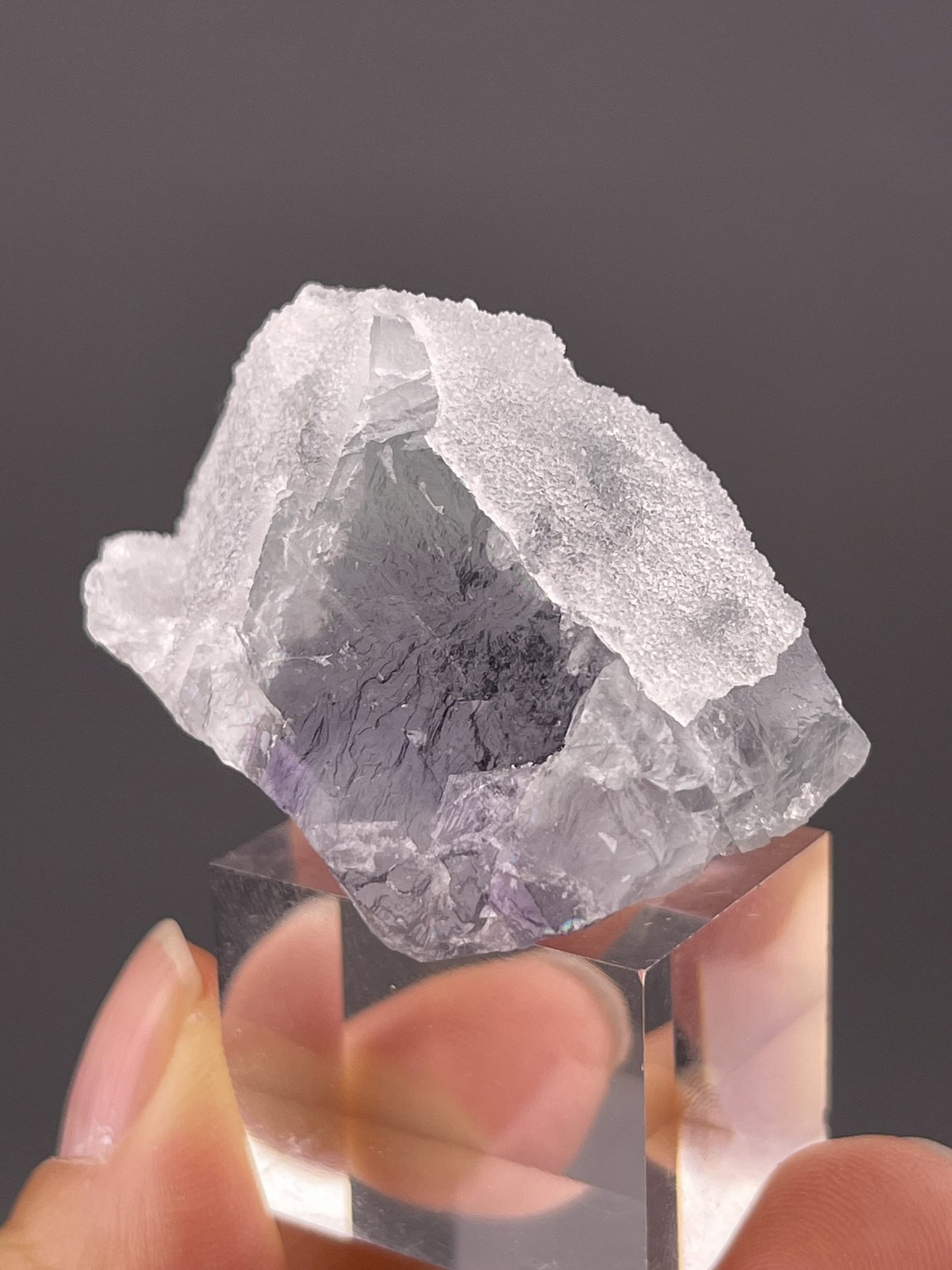 Side view of fluorite showing octahedral symmetry