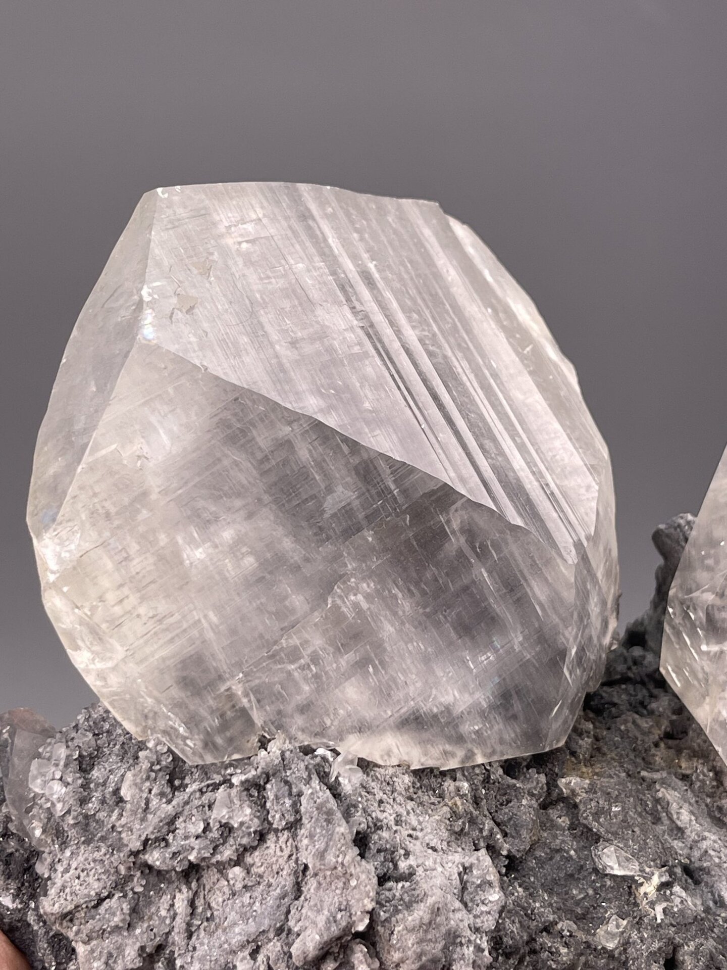 Angled view highlighting prismatic calcite formation