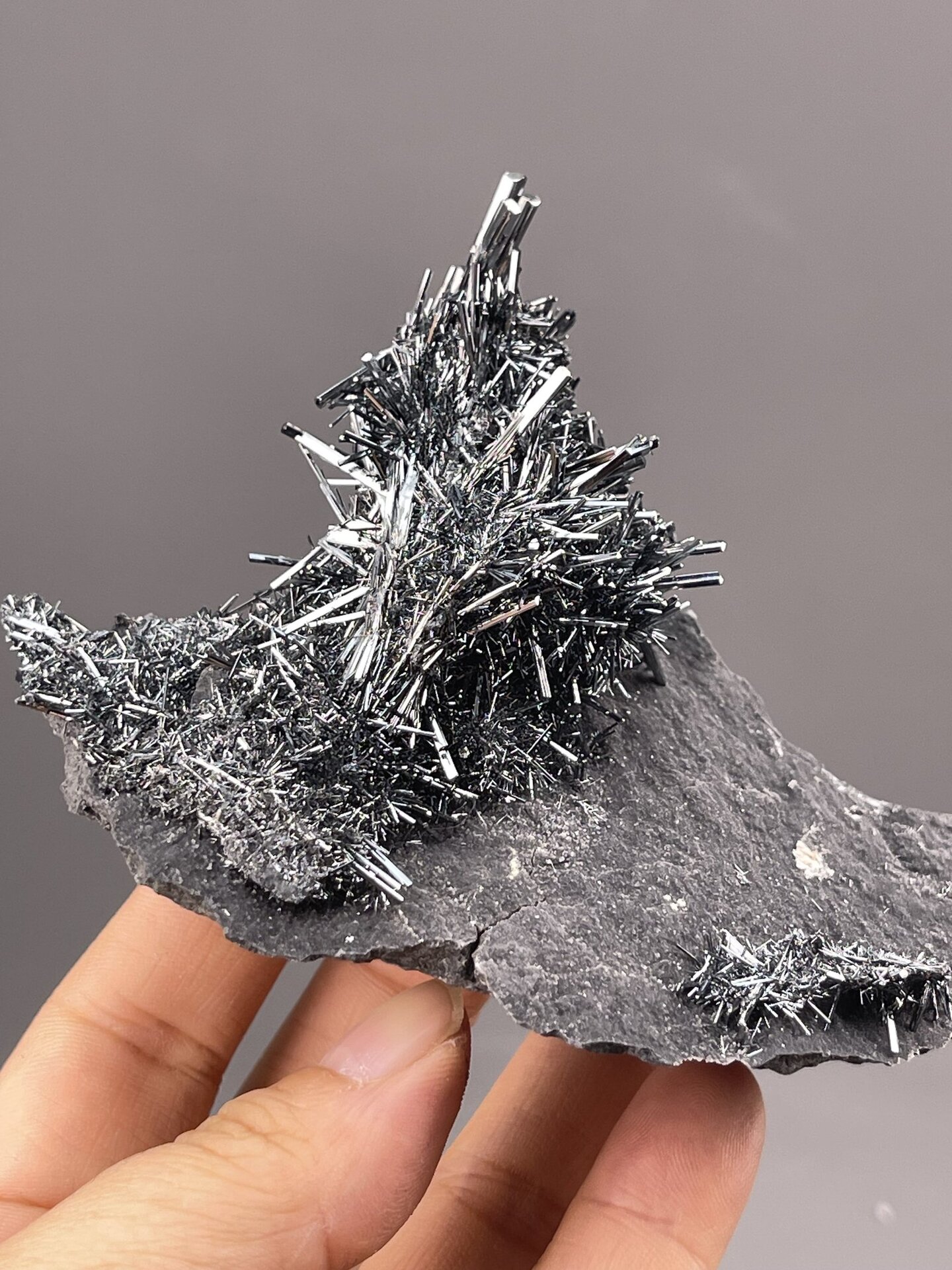 Stibnite Crystals from Lengshuijiang, China – lustre and transparency detail