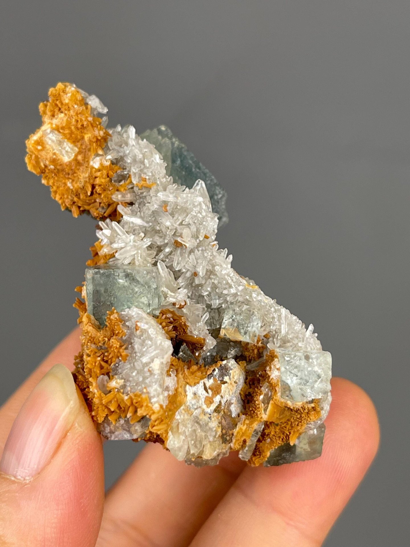 Side view of fluorite and calcite specimen