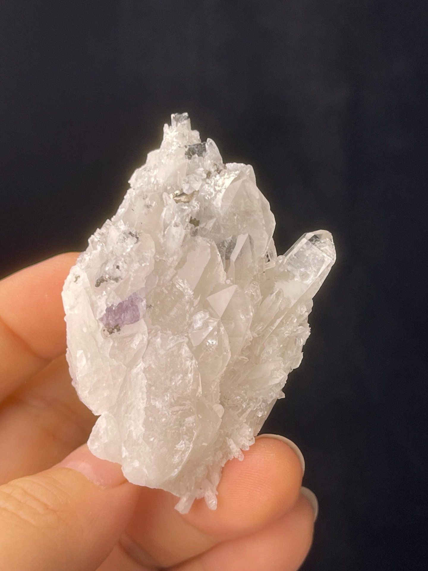 Scale reference of quartz and pyrite cluster from Yaogangxian