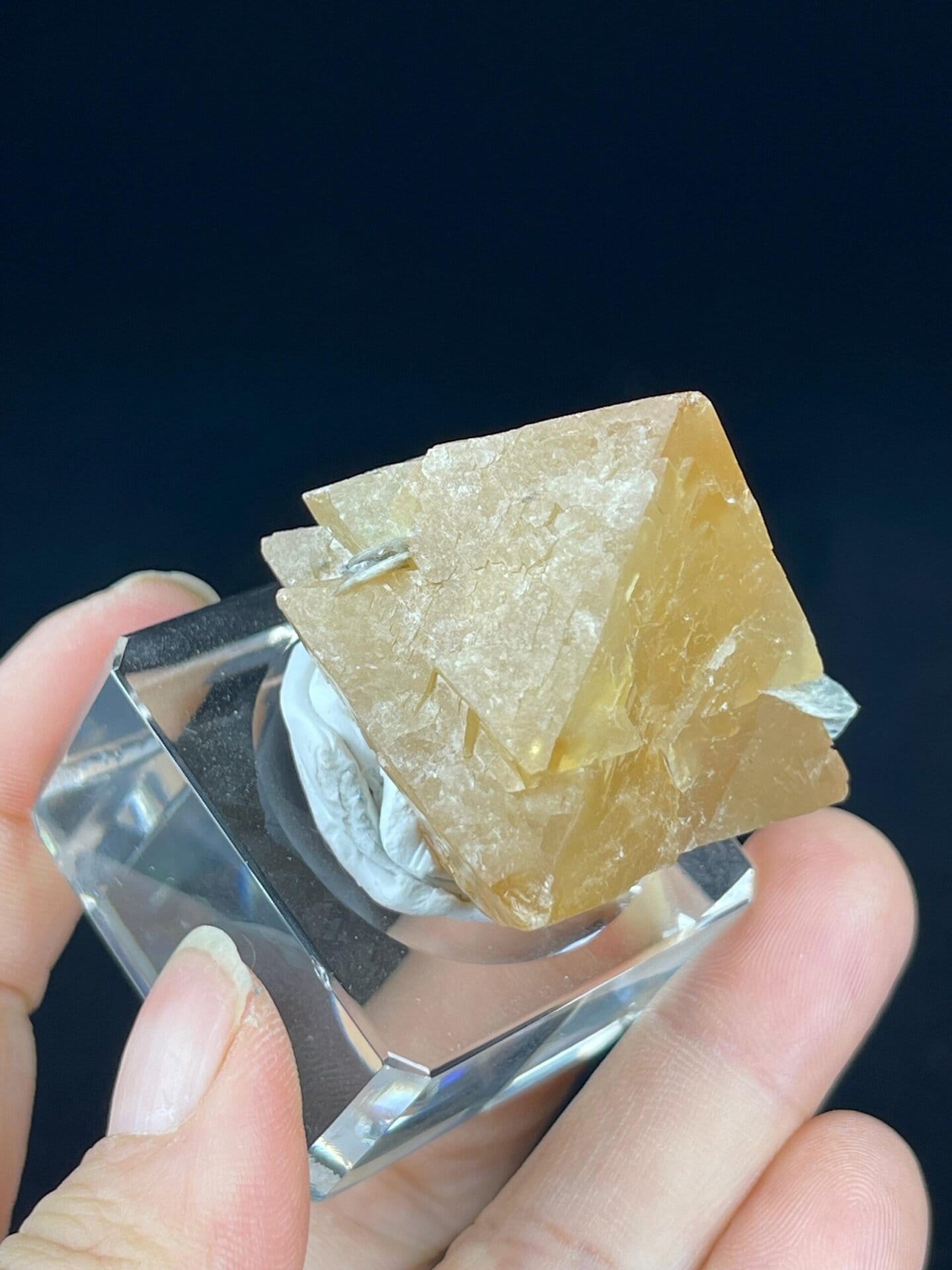 Top view of scheelite octahedron showing apex