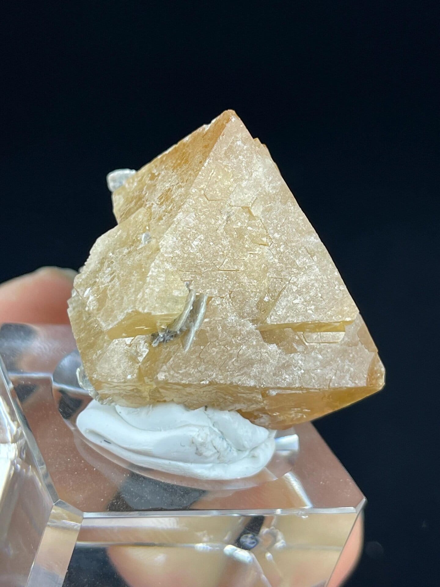 Scheelite crystal on mica schist matrix