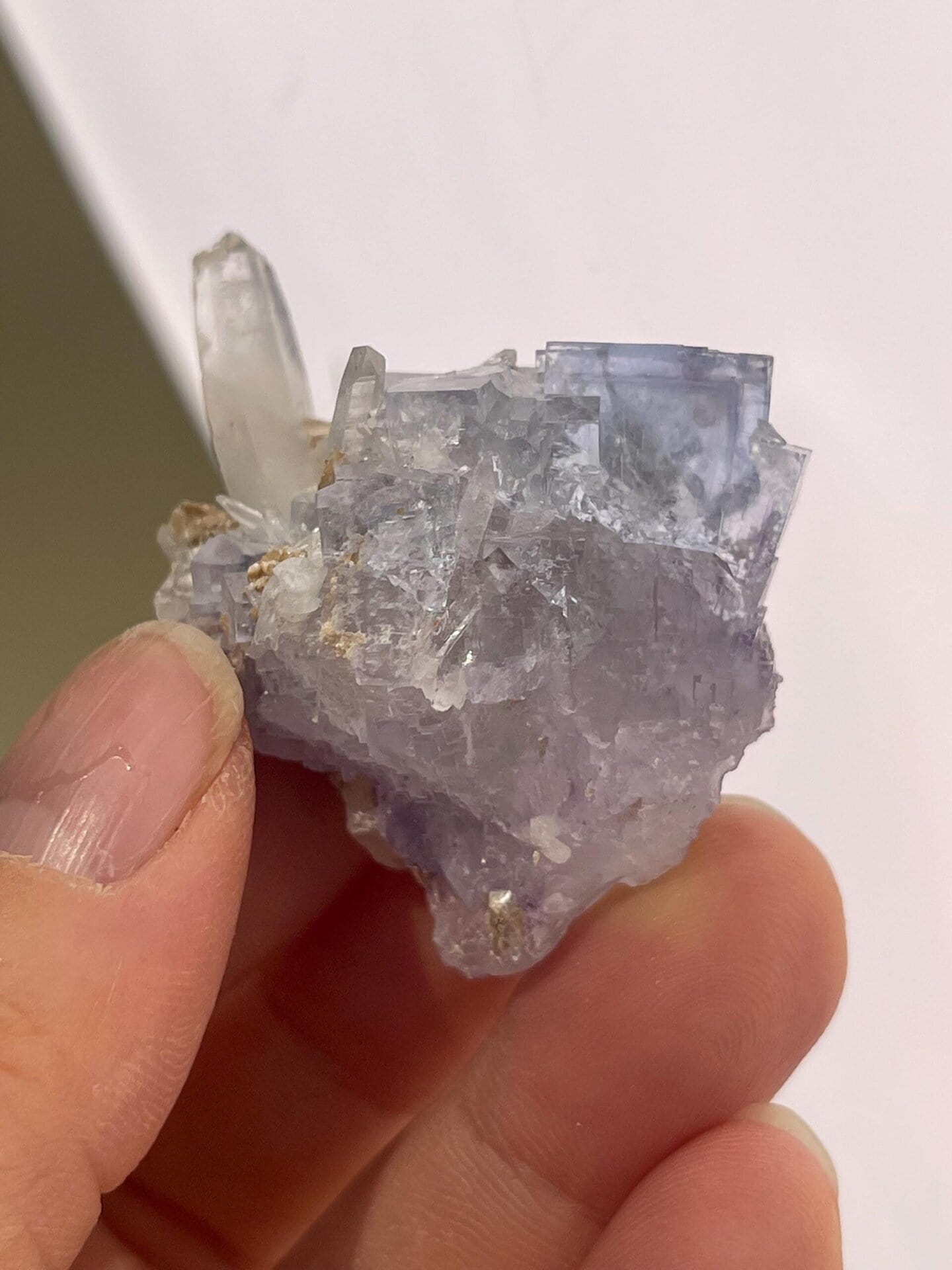 Side view of fluorite and quartz specimen