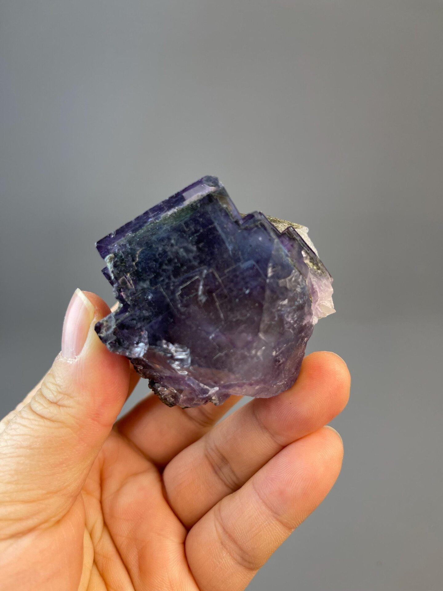 YGX fluorite natural geometric twinning