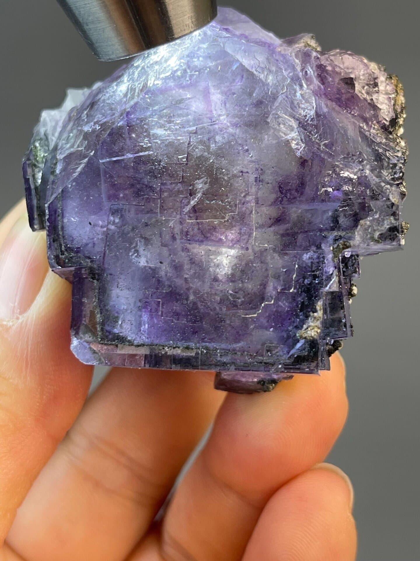 Scale reference of house-shaped twin fluorite from YGX