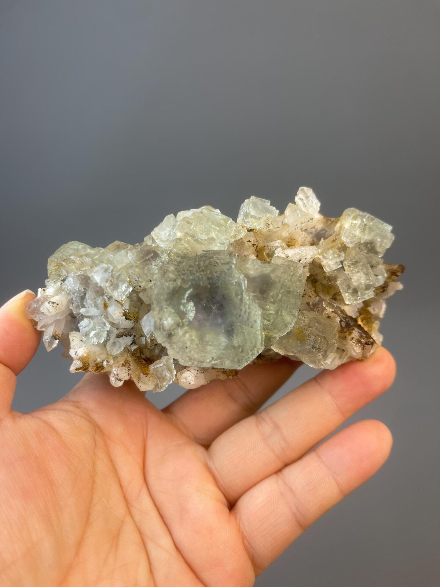 Xianghualing green fluorite cluster, 9.17 oz, vitreous luster