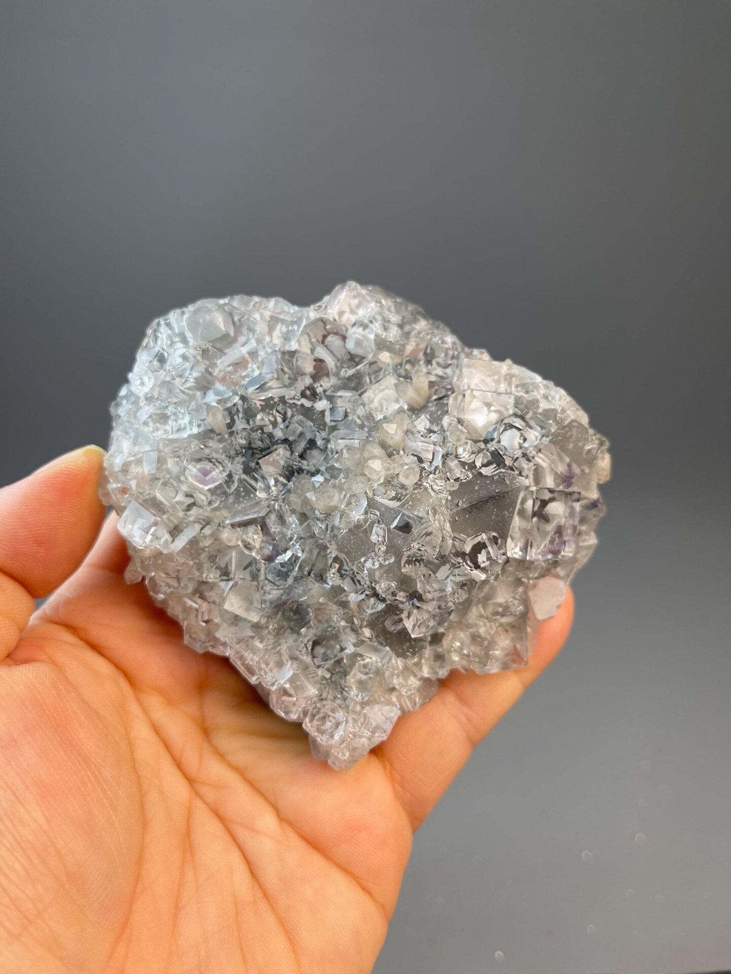 High-clarity fluorite cluster from Zhejiang Province, China