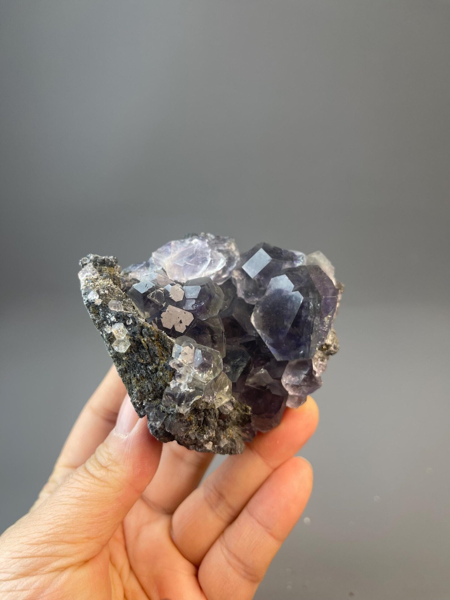 Tanzan fluorite crystal with phantom zones from Fujian, China