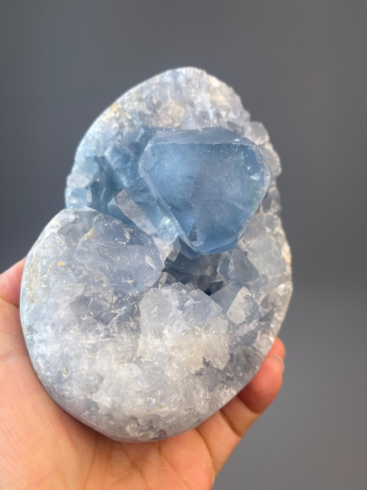 SrSO₄ orthorhombic celestite carved into heart display form