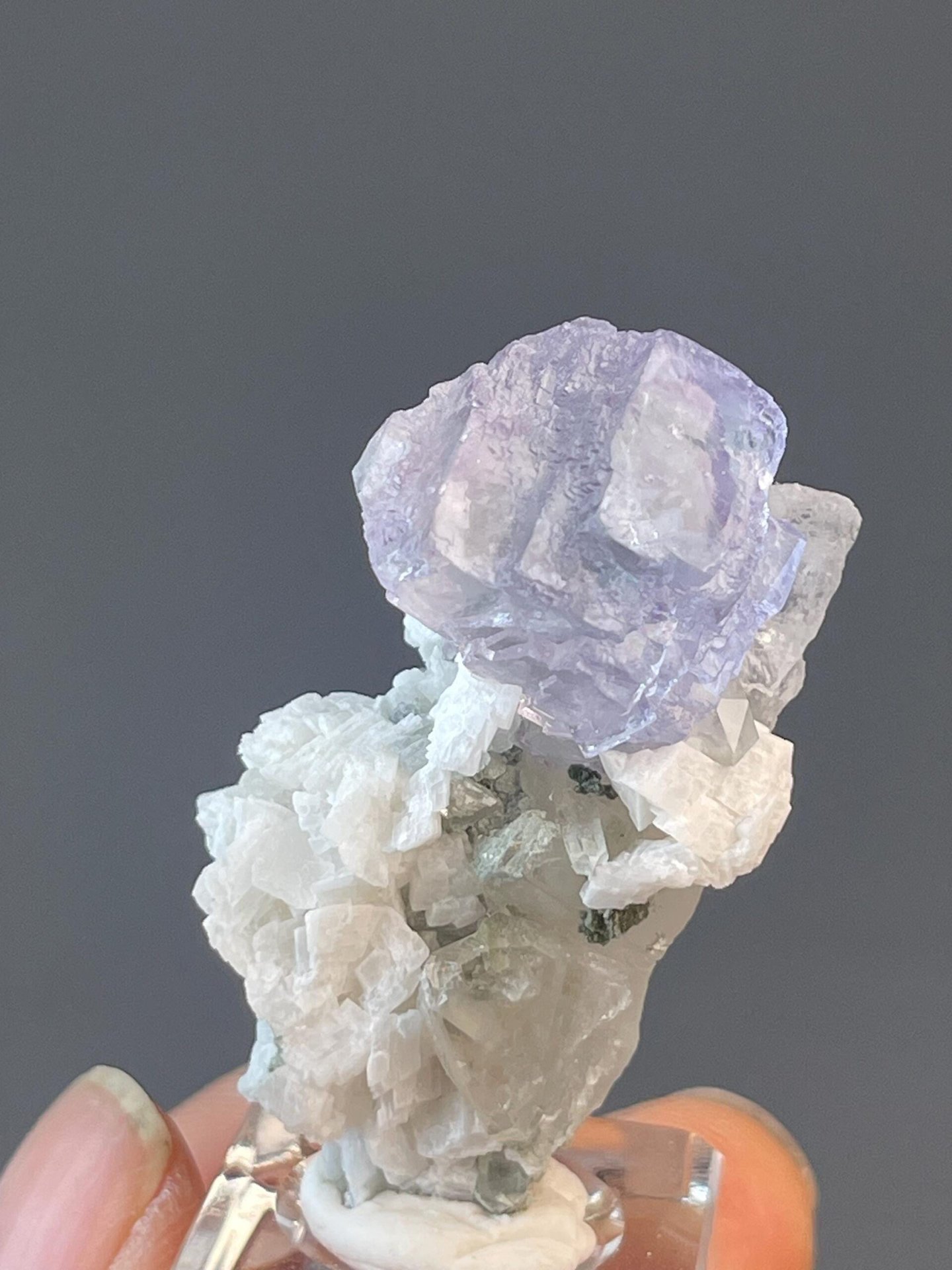 Rose fluorite with quartz, 0.71 oz, vitreous luster