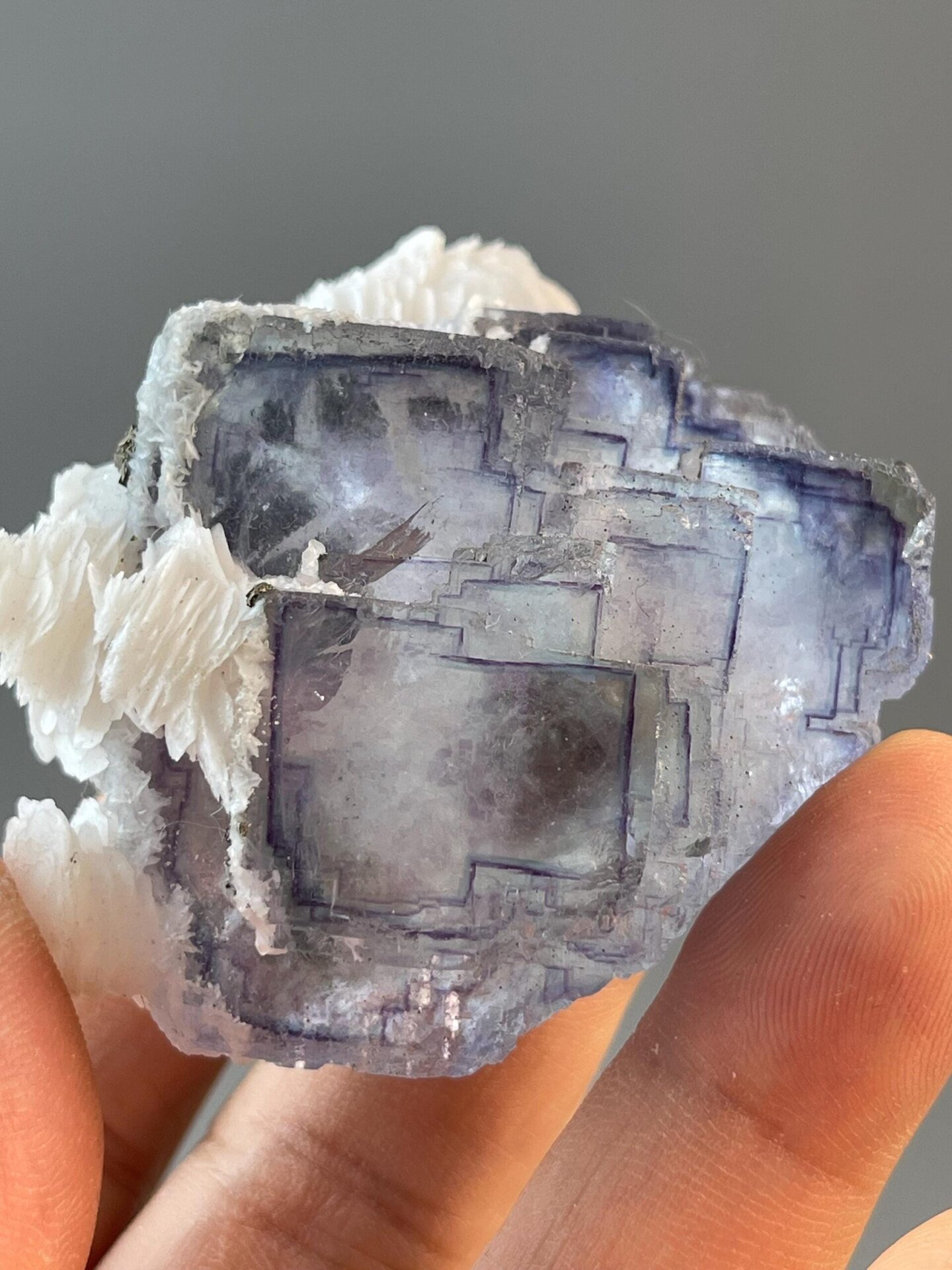 Pink fluorescence of fluorite under UV light