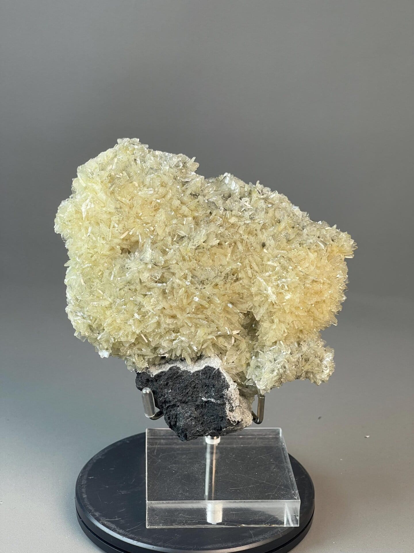 Black matrix contrasting with translucent vanadinite