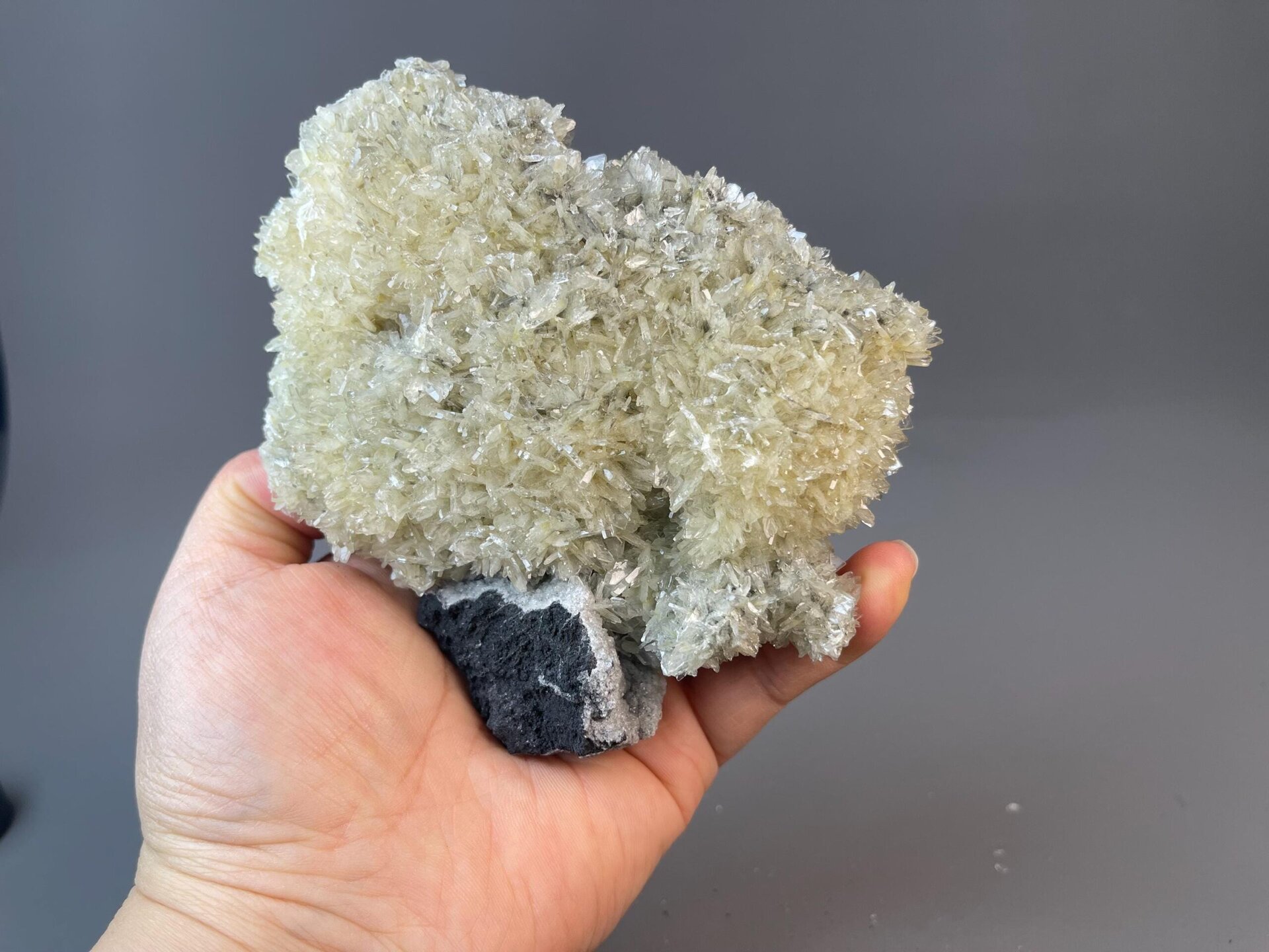 Scale reference of large Hunan vanadinite specimen