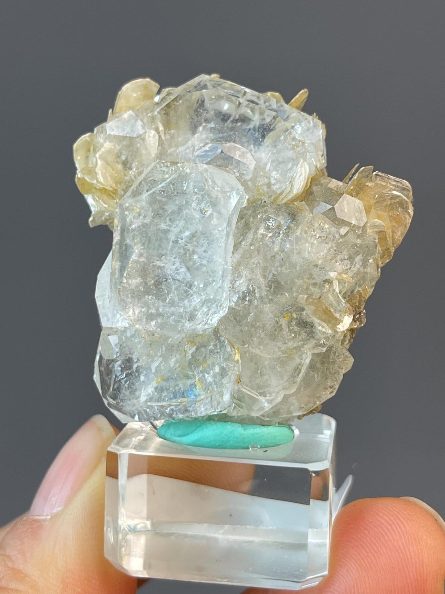 Aquamarine specimen, Xuebaoding, China