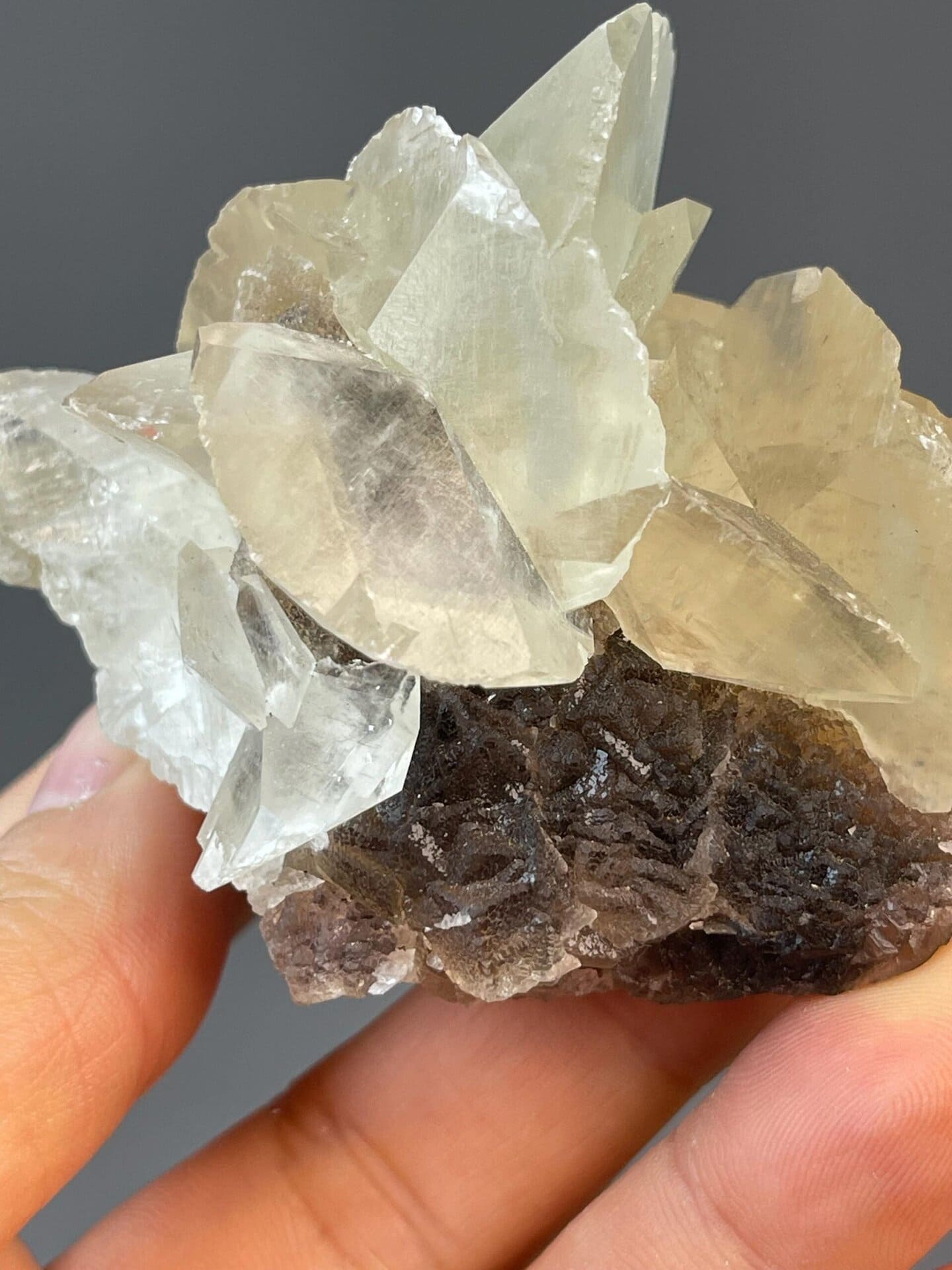 Full view of flower-form calcite Hunan specimen