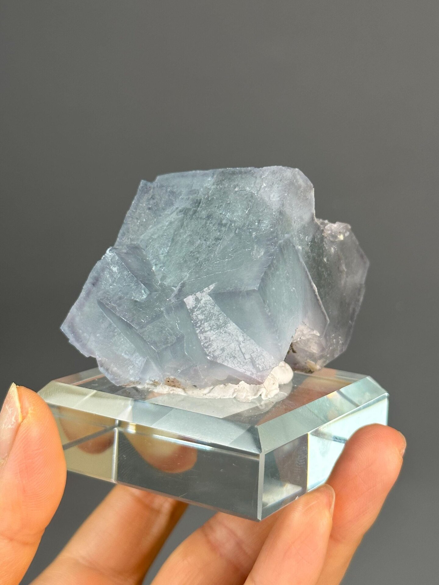 Twin purple-blue fluorite from Yaogangxian Hunan China