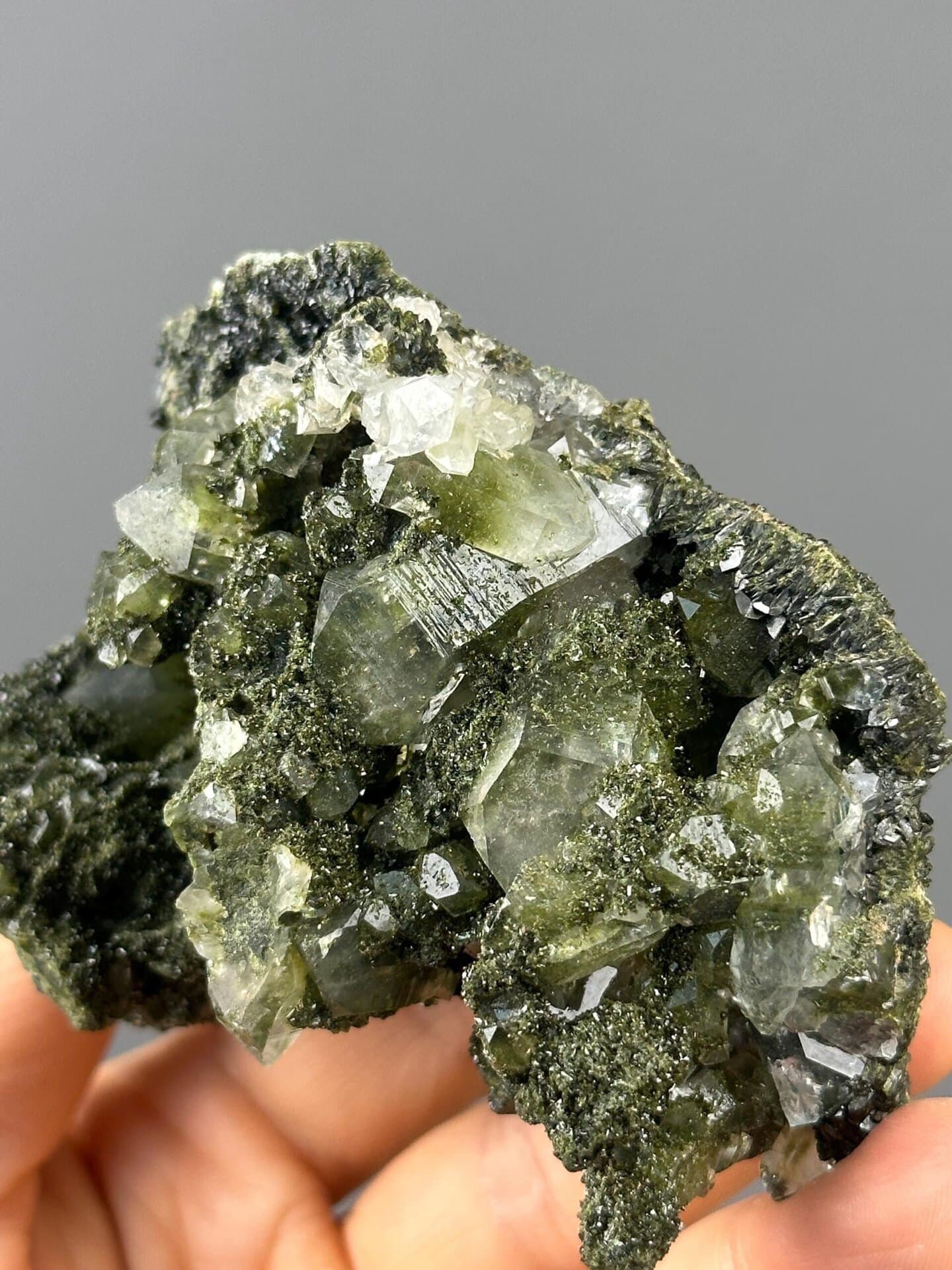 Angled view of garden quartz epidote inclusions
