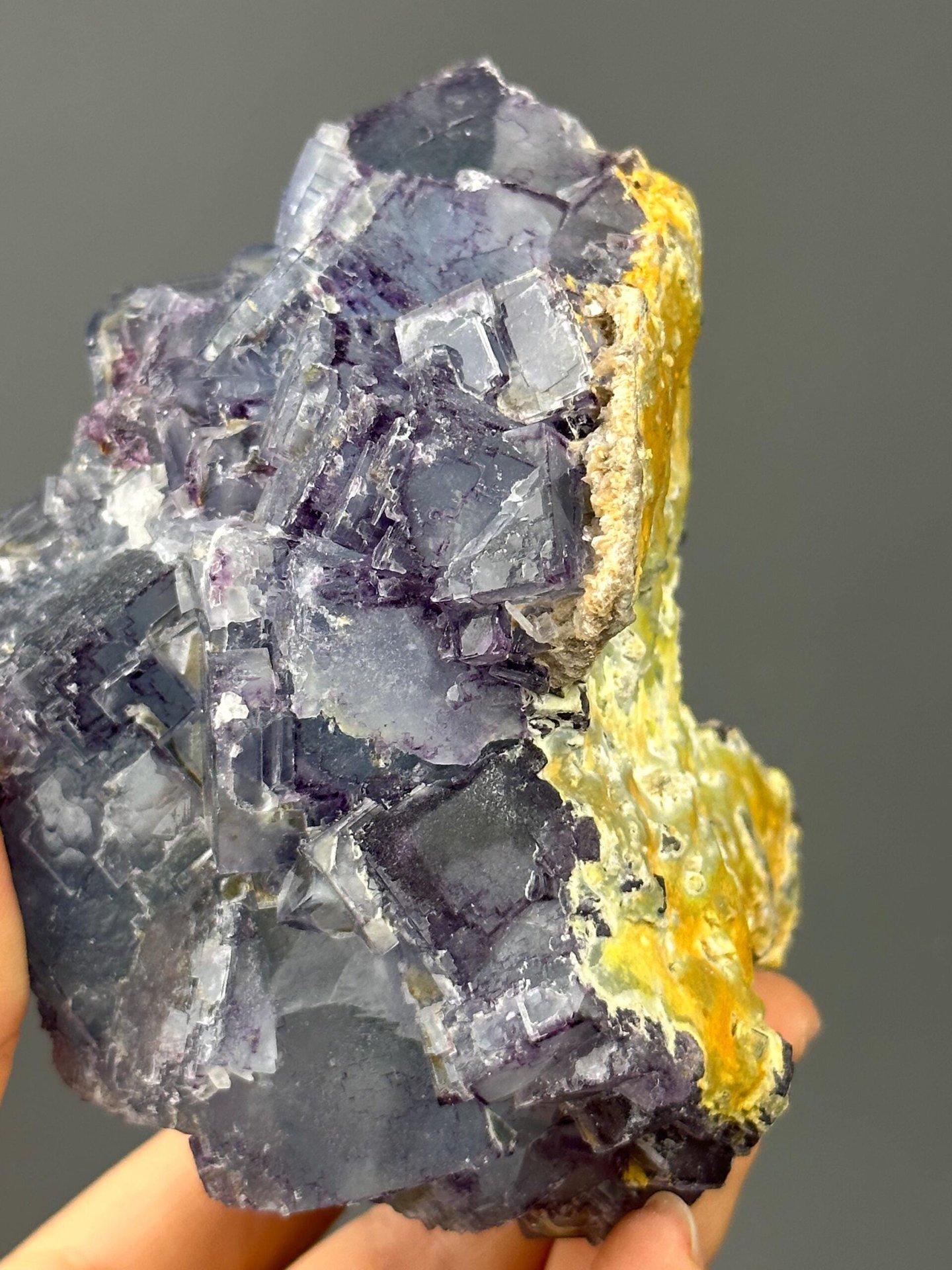 Full view of large etched fluorite twin Yaogangxian