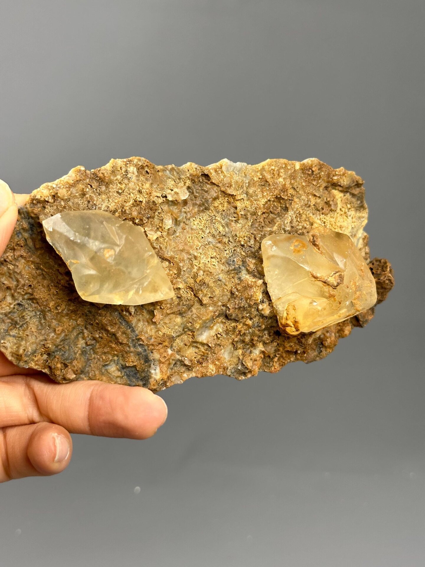 Side view of twin calcite on matrix Hunan